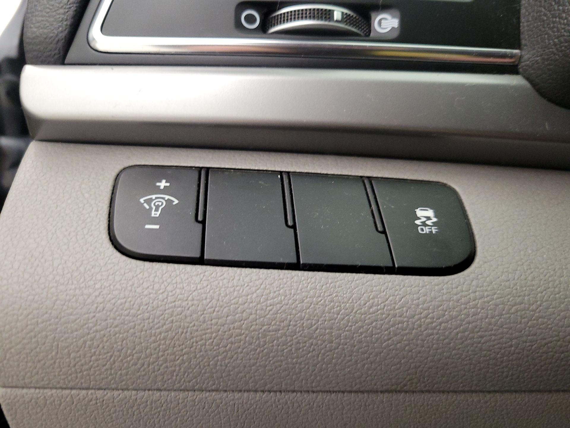 Thumbnail: 2017 Hyundai Elantra - 13