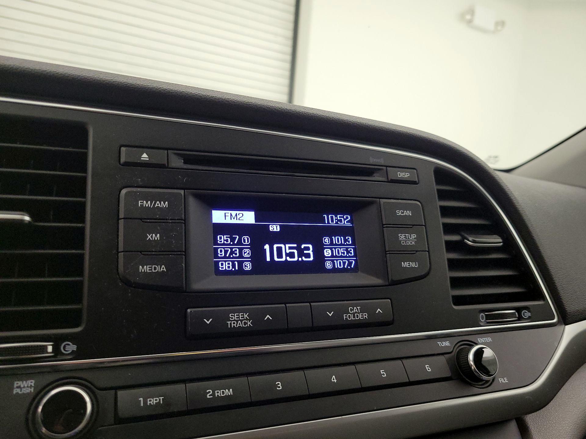 Thumbnail: 2017 Hyundai Elantra - 14