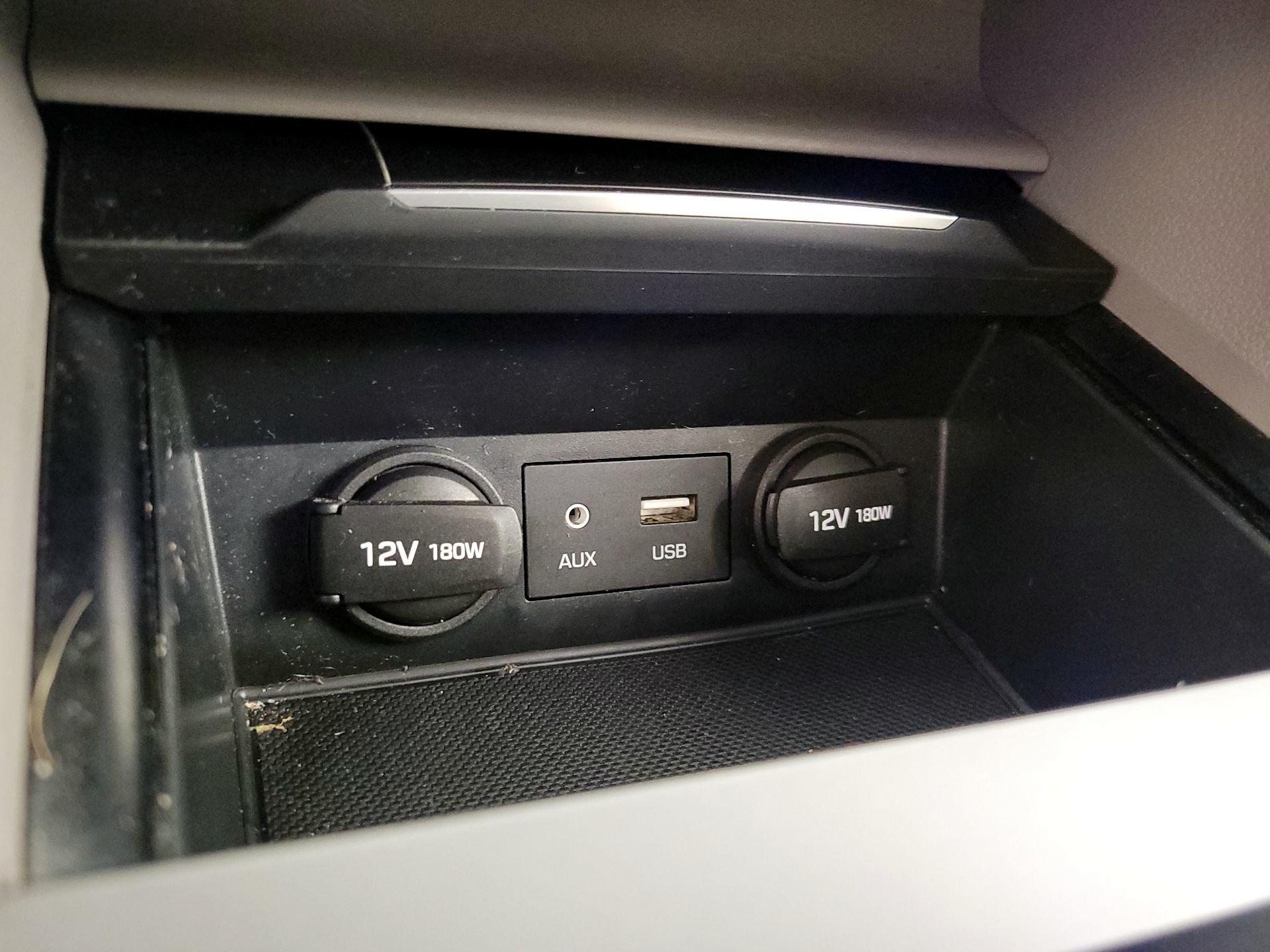 Thumbnail: 2017 Hyundai Elantra - 17