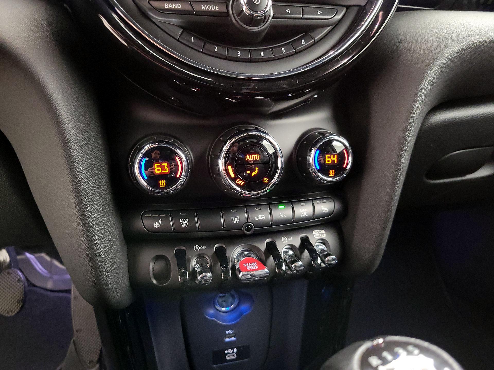 Thumbnail: 2021 MINI Cooper Hardtop - 17