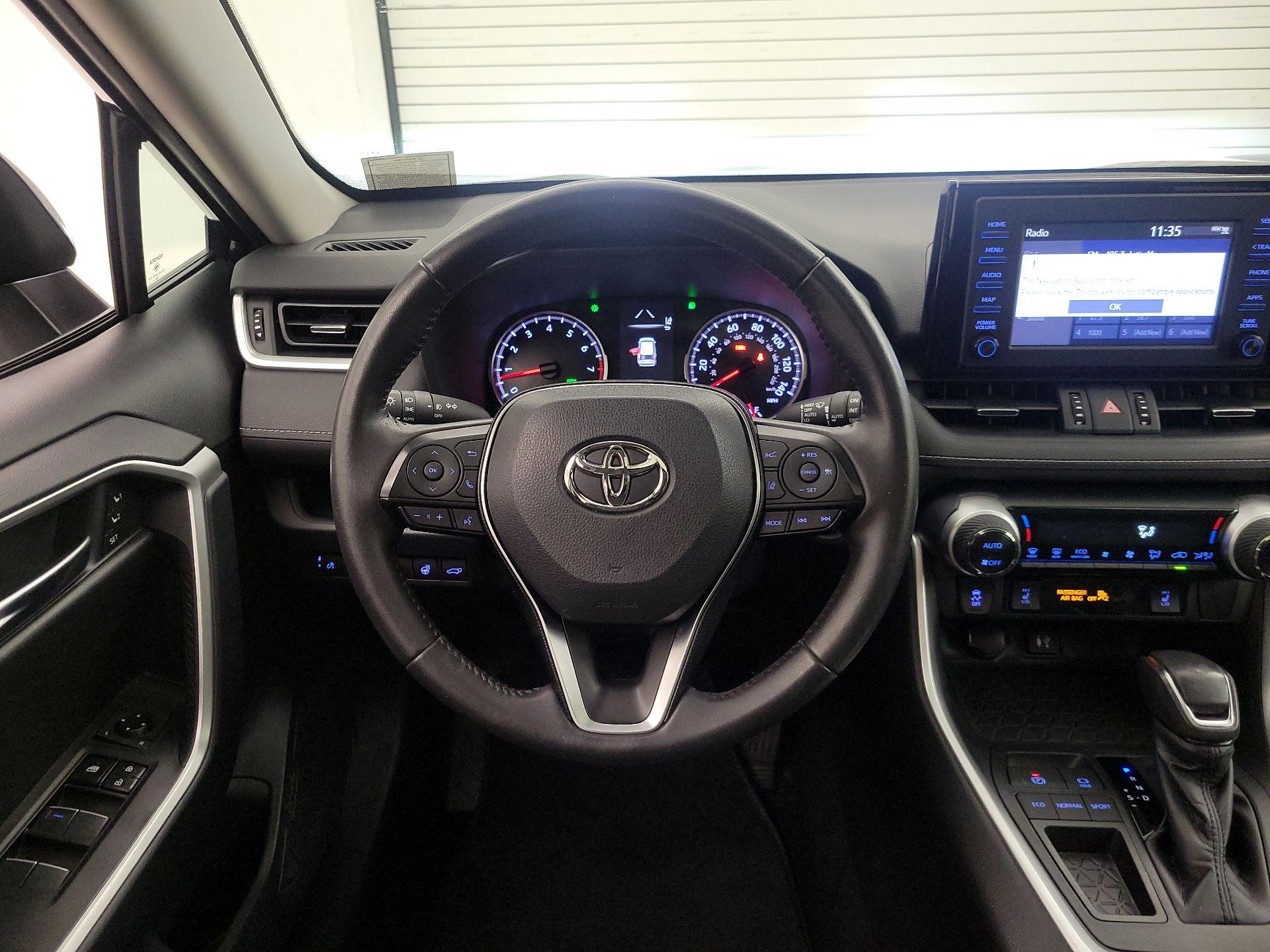 Thumbnail: 2019 Toyota RAV4 - 10