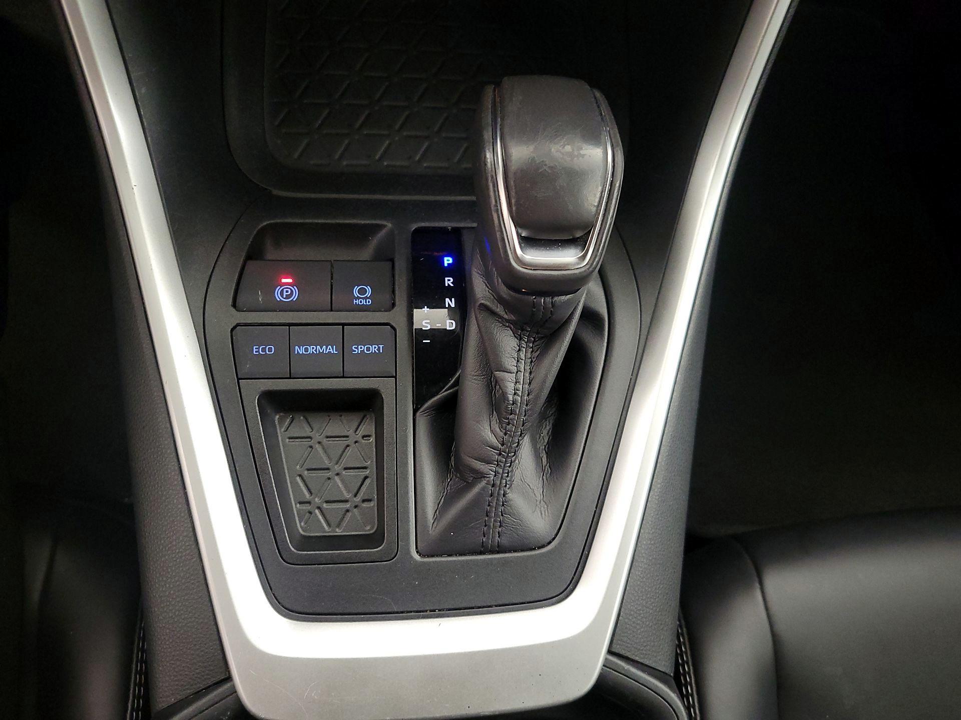 Thumbnail: 2019 Toyota RAV4 - 17