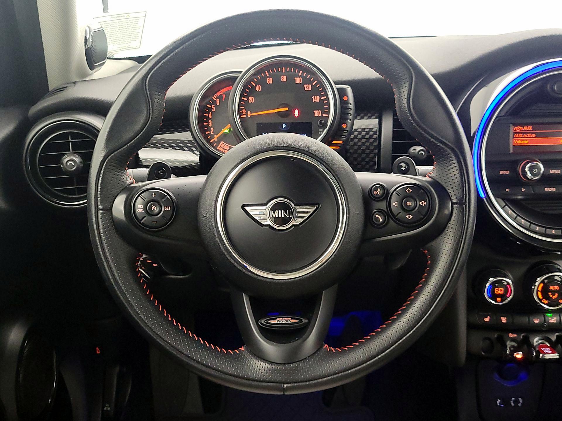 Thumbnail: 2016 MINI Cooper Hardtop - 10