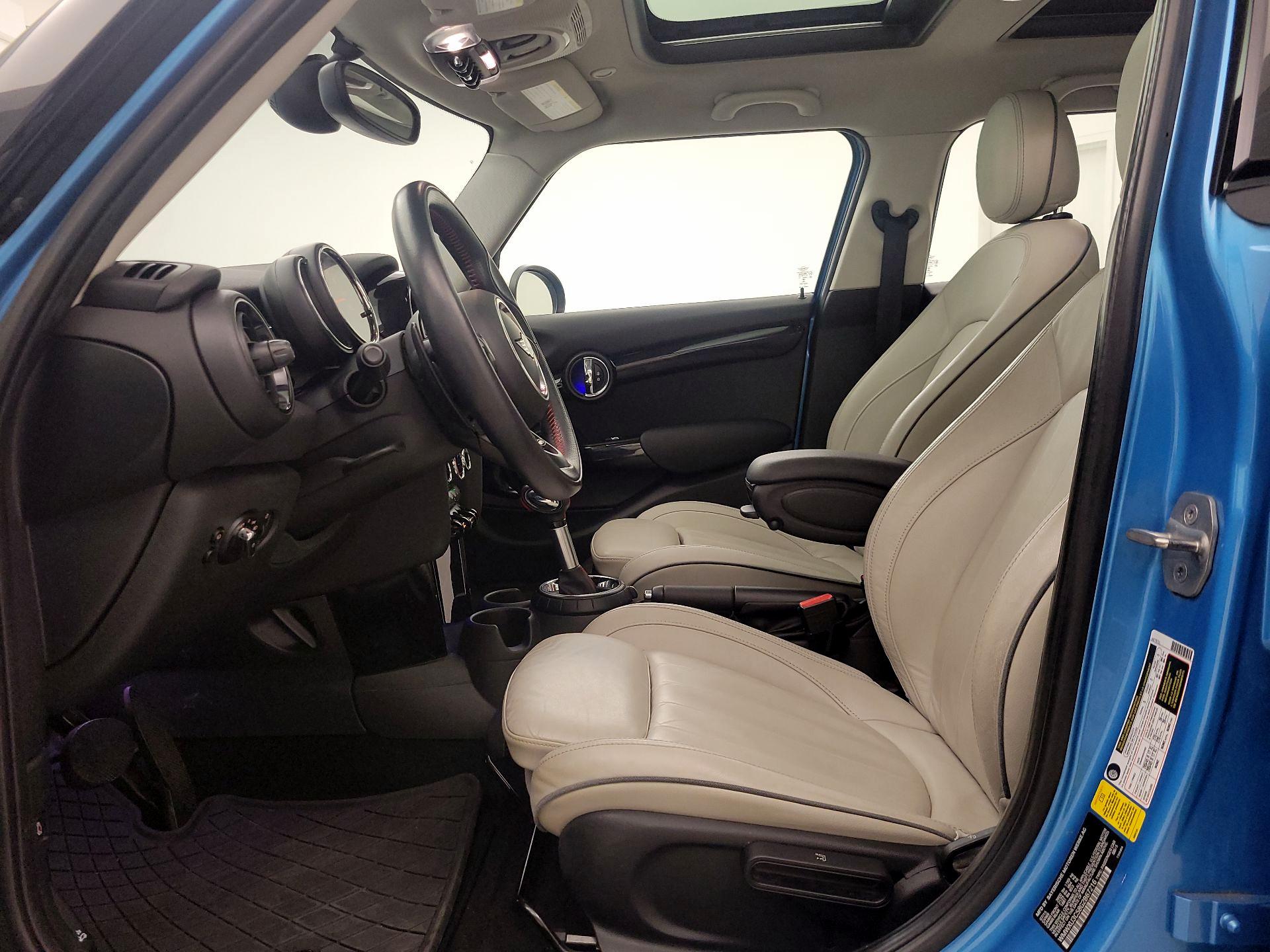 Thumbnail: 2016 MINI Cooper Hardtop - 11