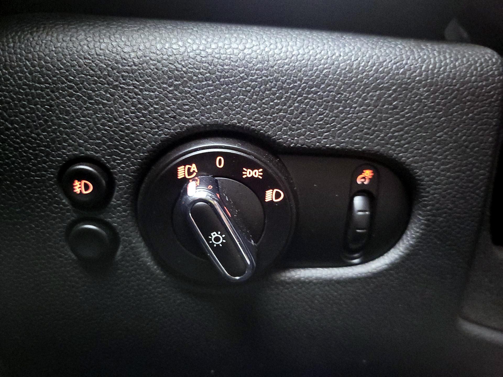 Thumbnail: 2016 MINI Cooper Hardtop - 13