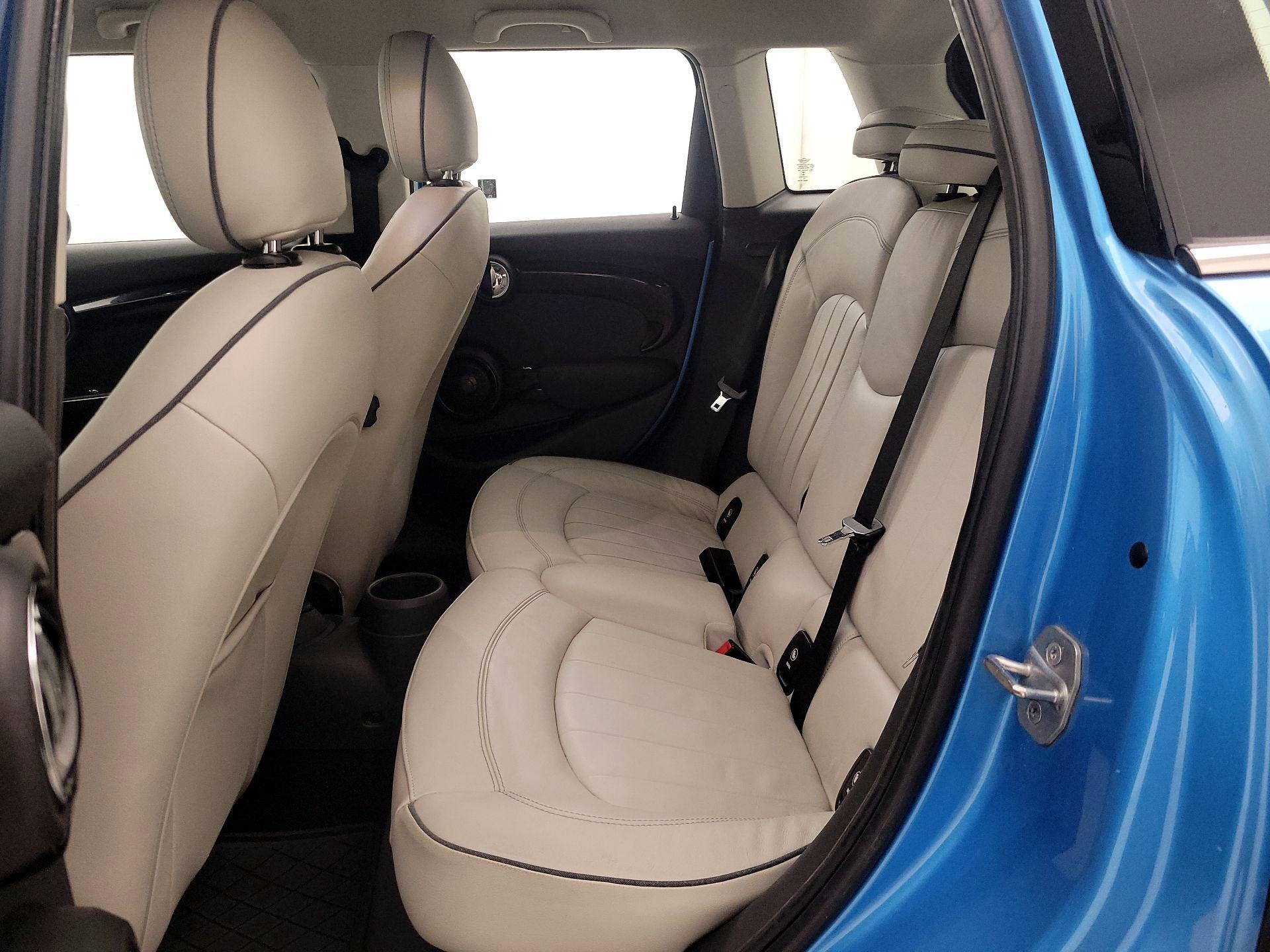 Thumbnail: 2016 MINI Cooper Hardtop - 19