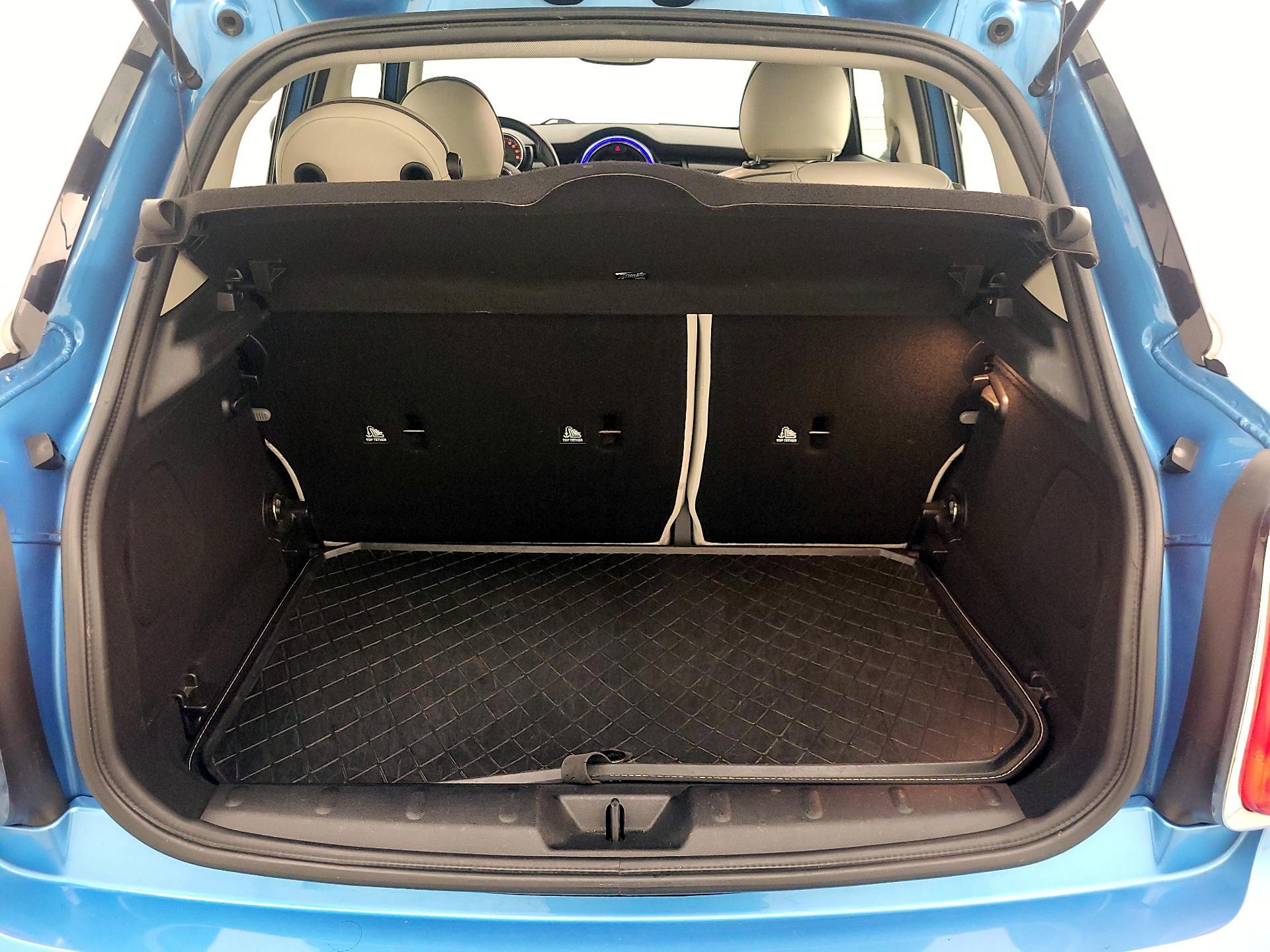 Thumbnail: 2016 MINI Cooper Hardtop - 20