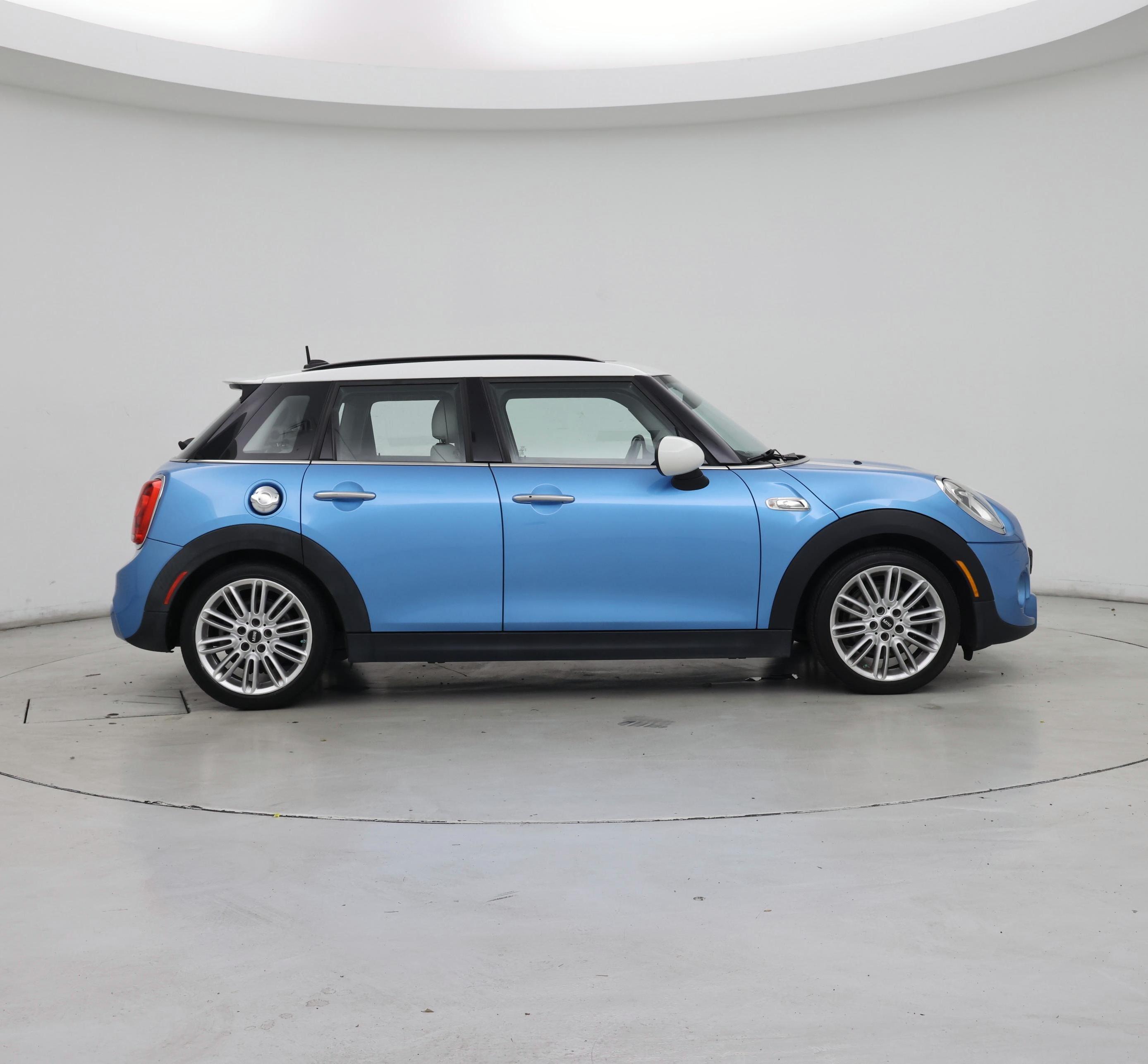 Thumbnail: 2016 MINI Cooper Hardtop - 7