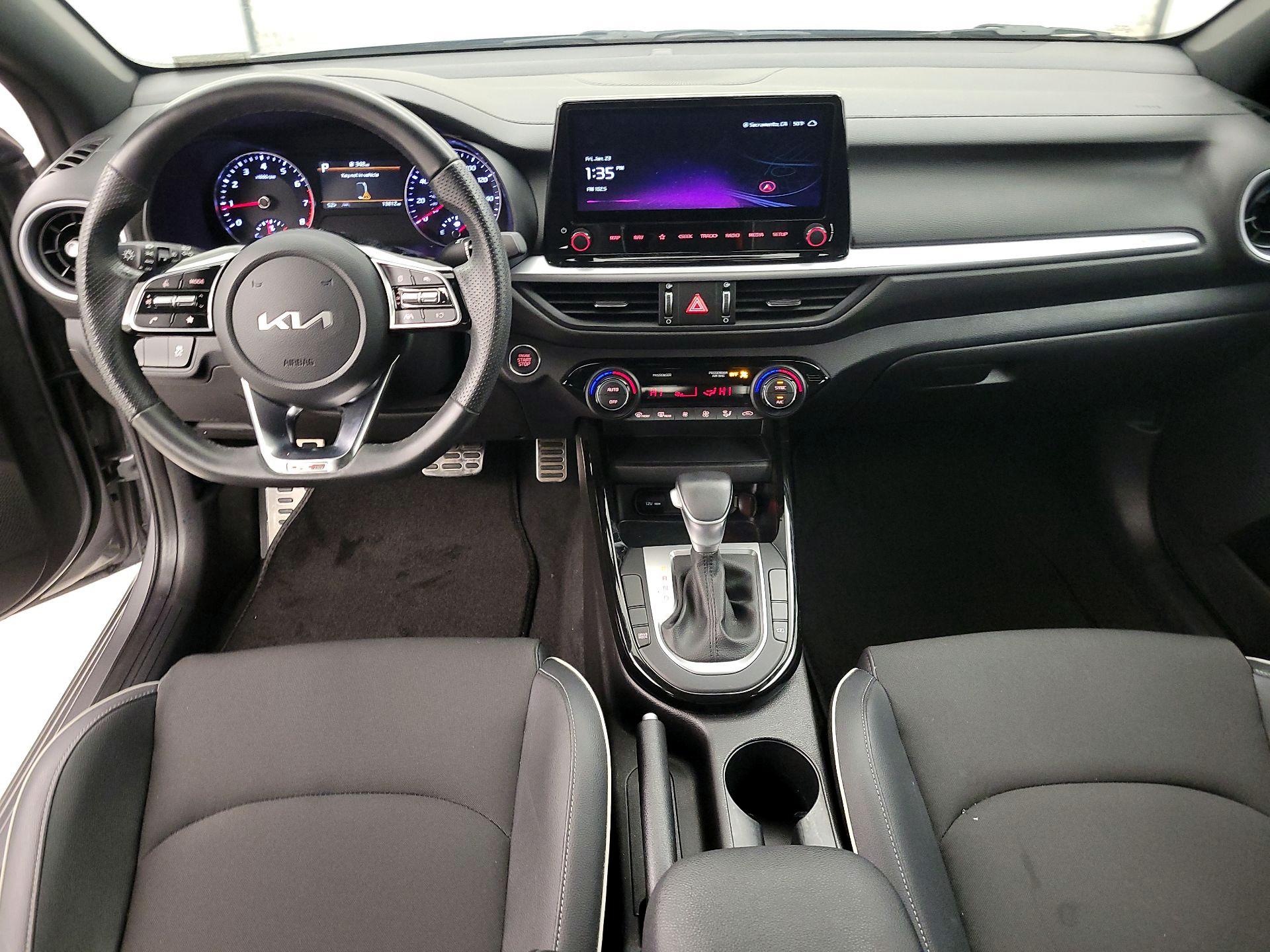 Thumbnail: 2023 Kia Forte - 9