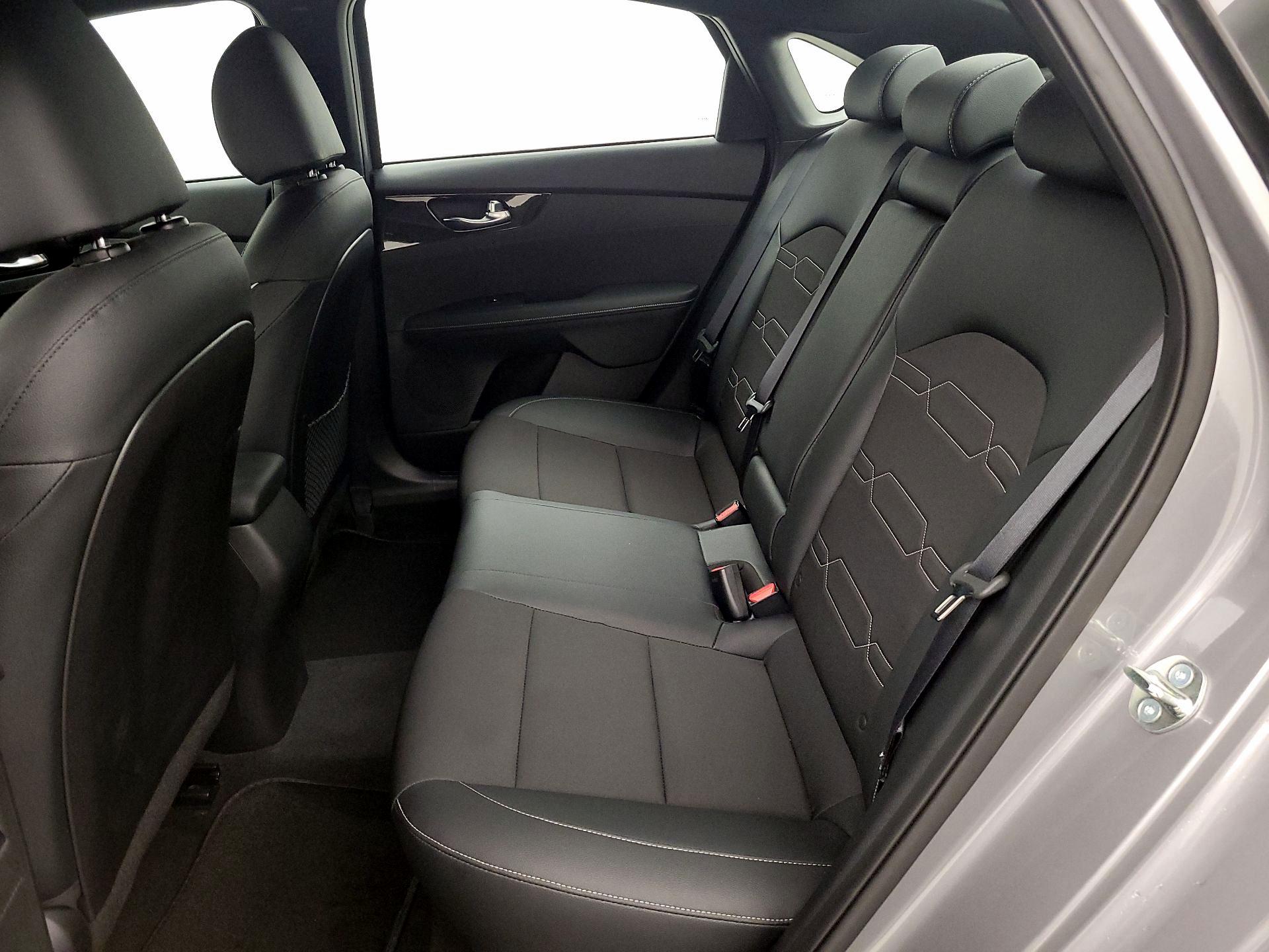 Thumbnail: 2023 Kia Forte - 17