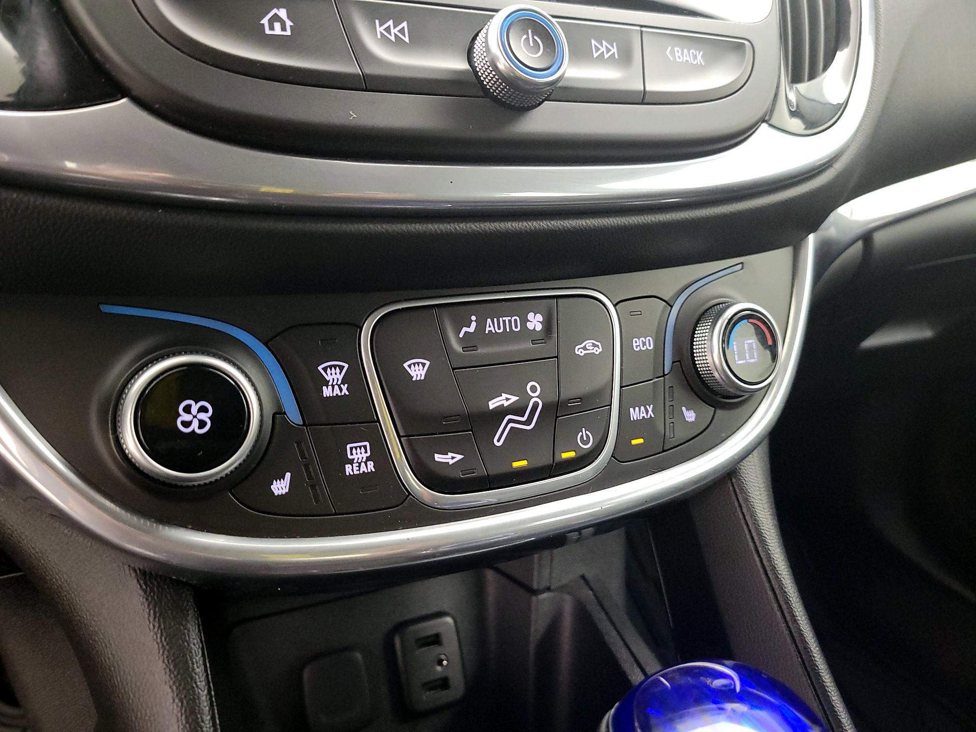 Thumbnail: 2018 Chevrolet Volt - 15