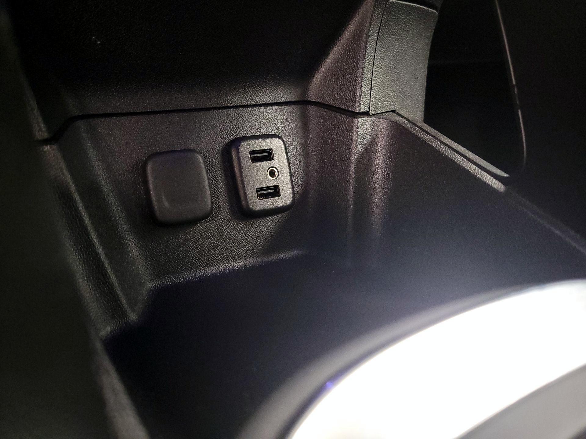 Thumbnail: 2018 Chevrolet Volt - 17