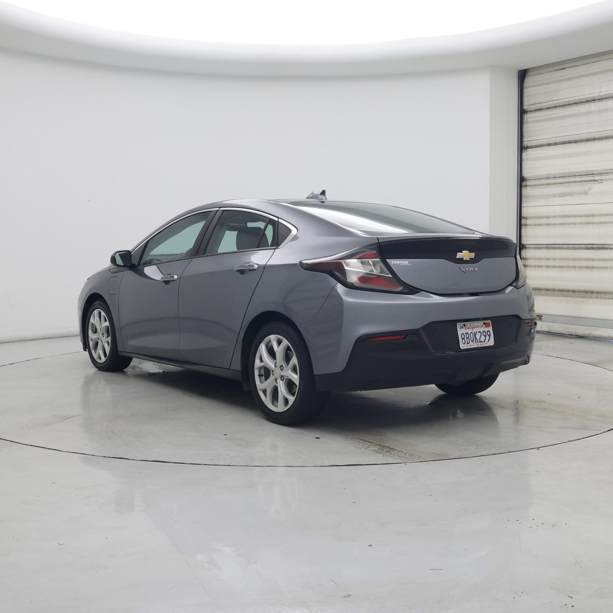 Thumbnail: 2018 Chevrolet Volt - 2