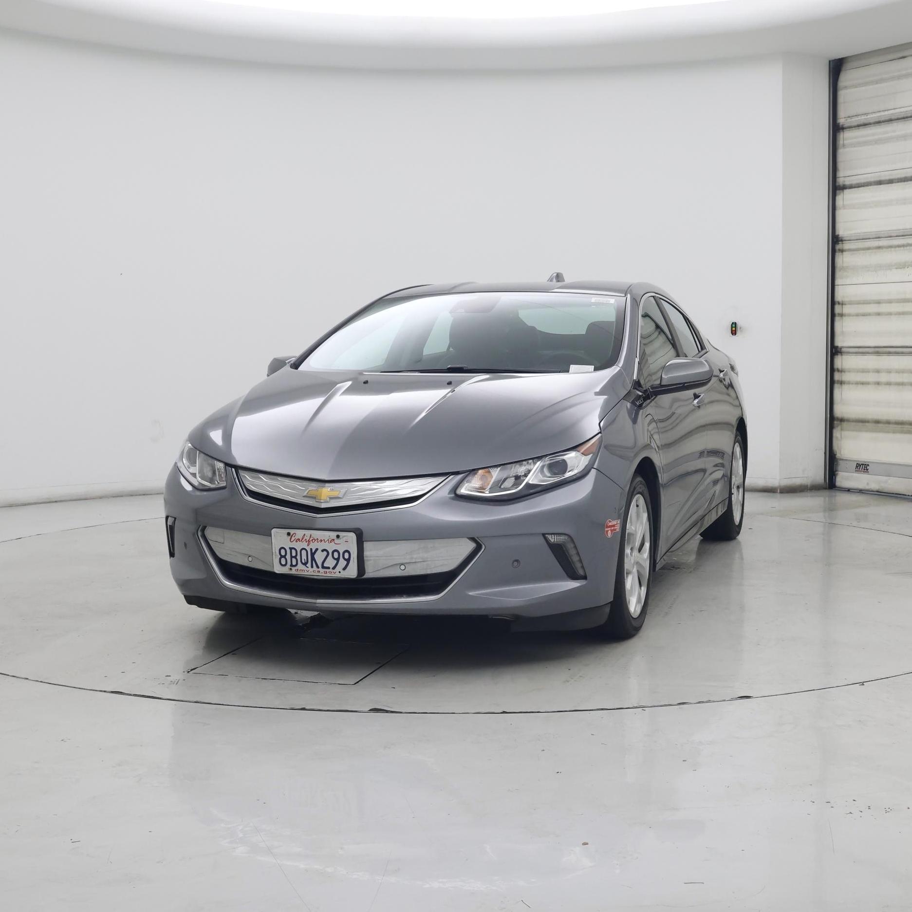 Thumbnail: 2018 Chevrolet Volt - 4