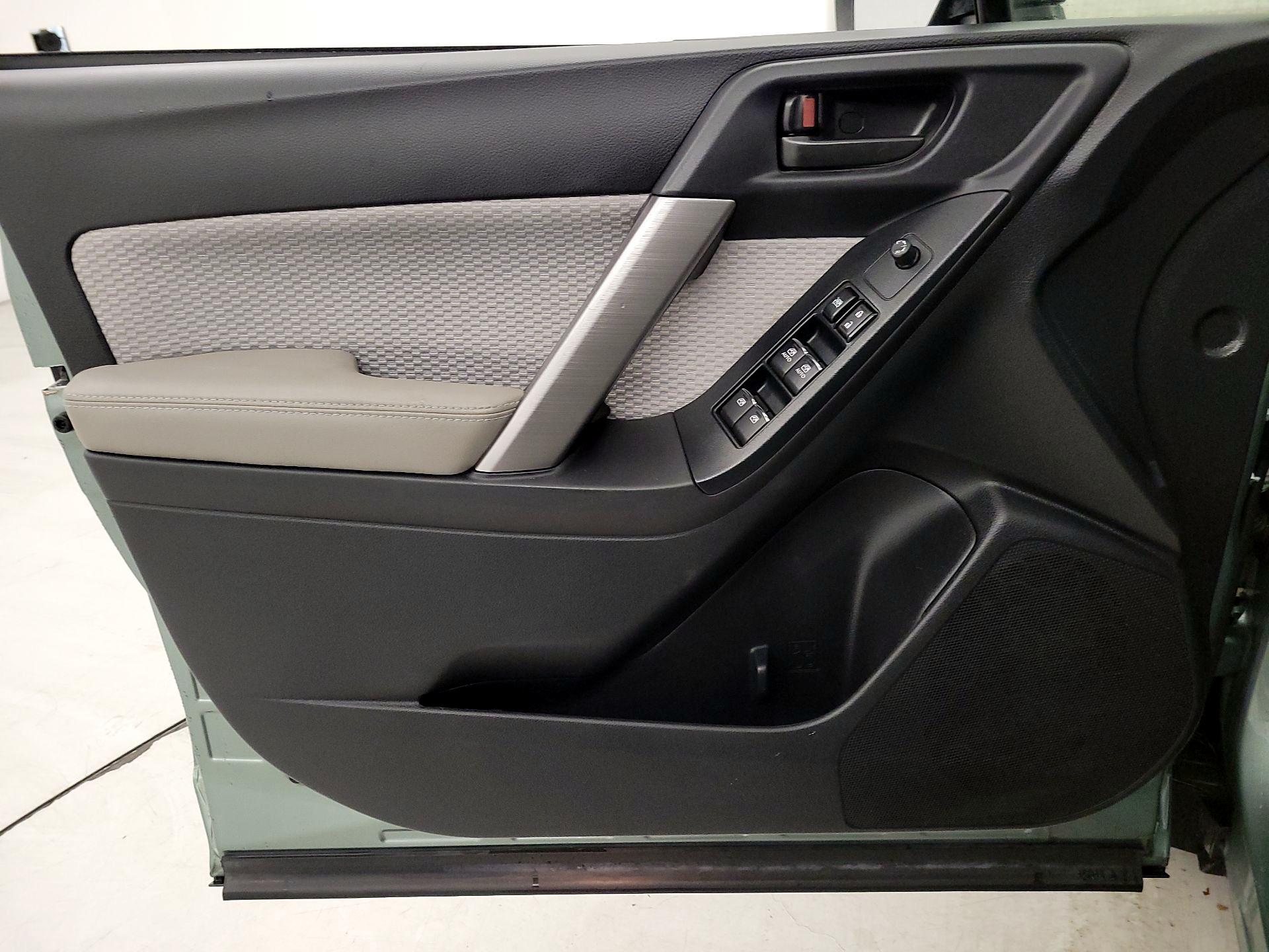 Thumbnail: 2017 Subaru Forester - 12