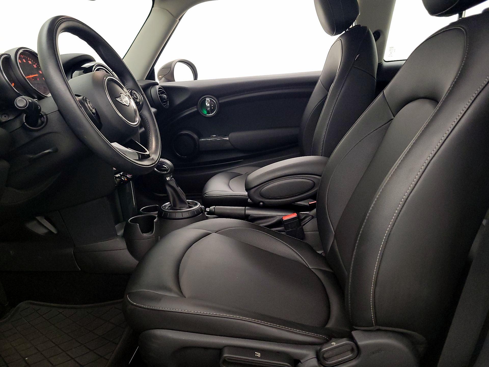 Thumbnail: 2015 MINI Cooper Hardtop - 11