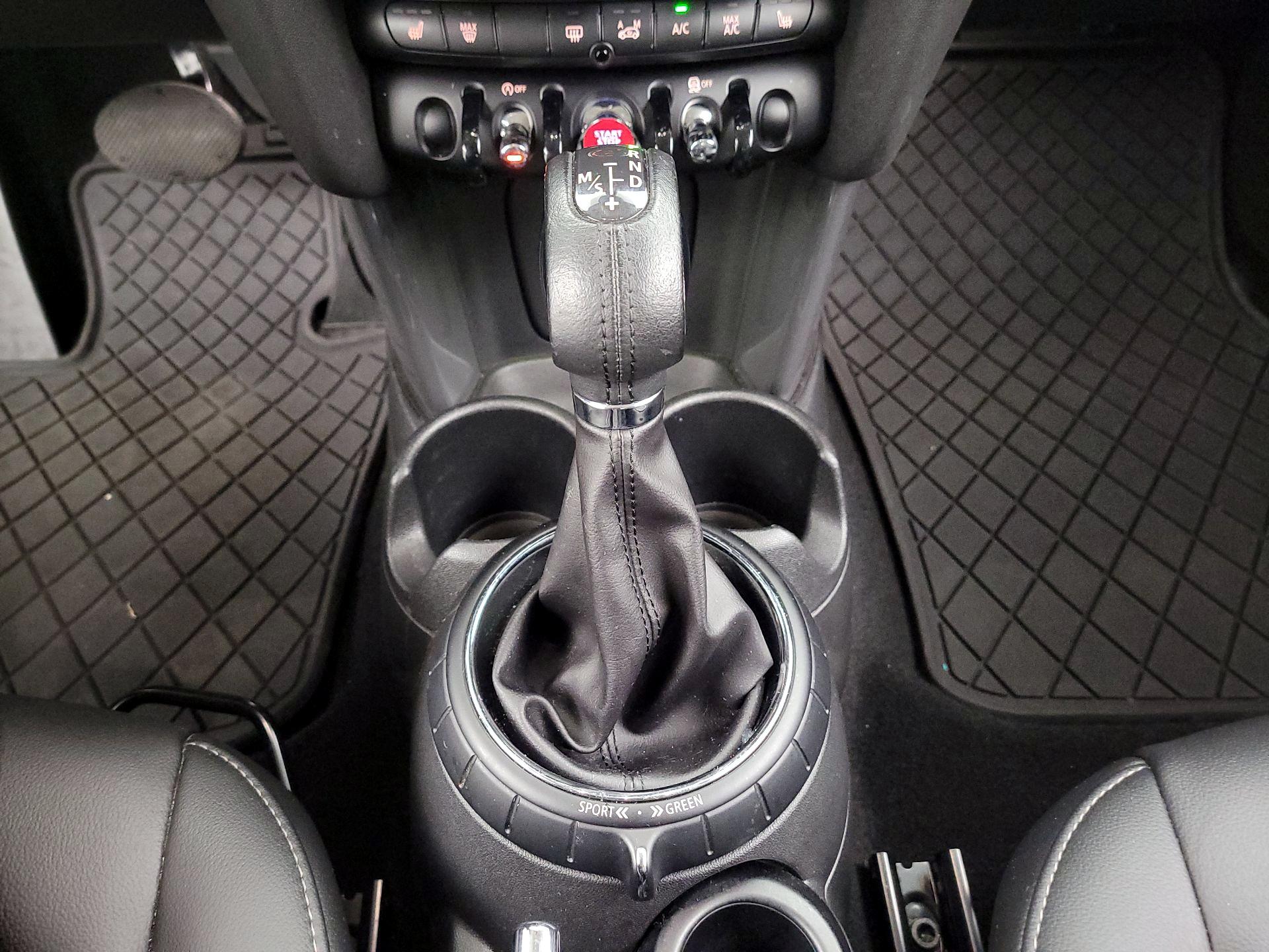 Thumbnail: 2015 MINI Cooper Hardtop - 15