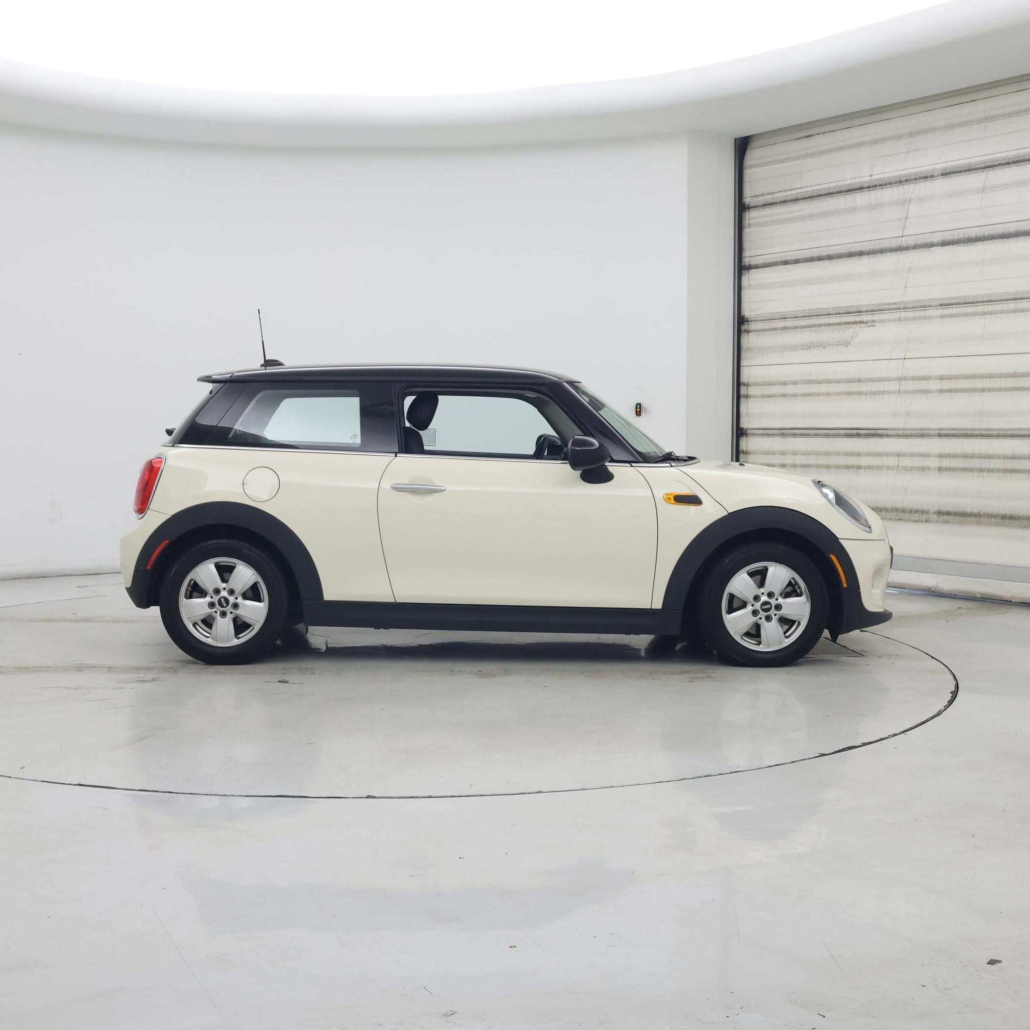 Thumbnail: 2015 MINI Cooper Hardtop - 7