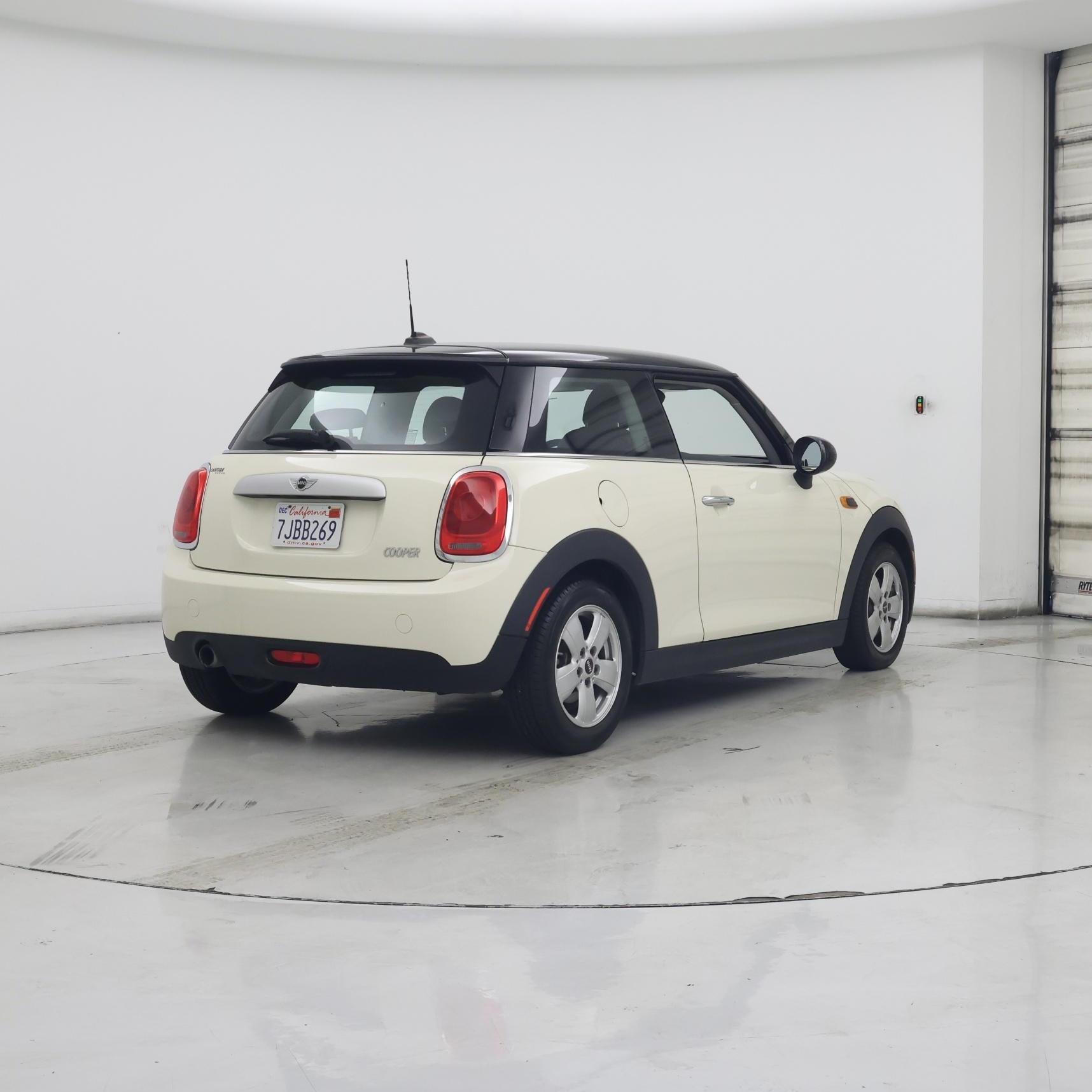Thumbnail: 2015 MINI Cooper Hardtop - 8