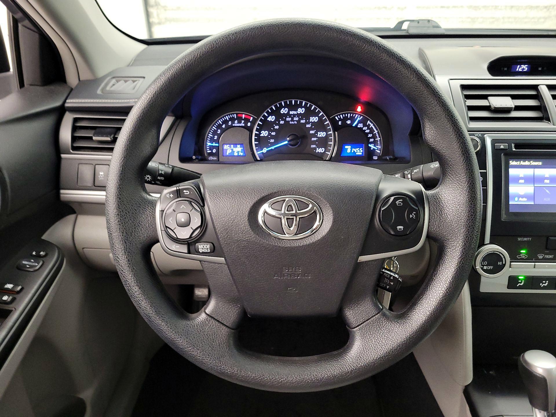 Thumbnail: 2014 Toyota Camry - 10