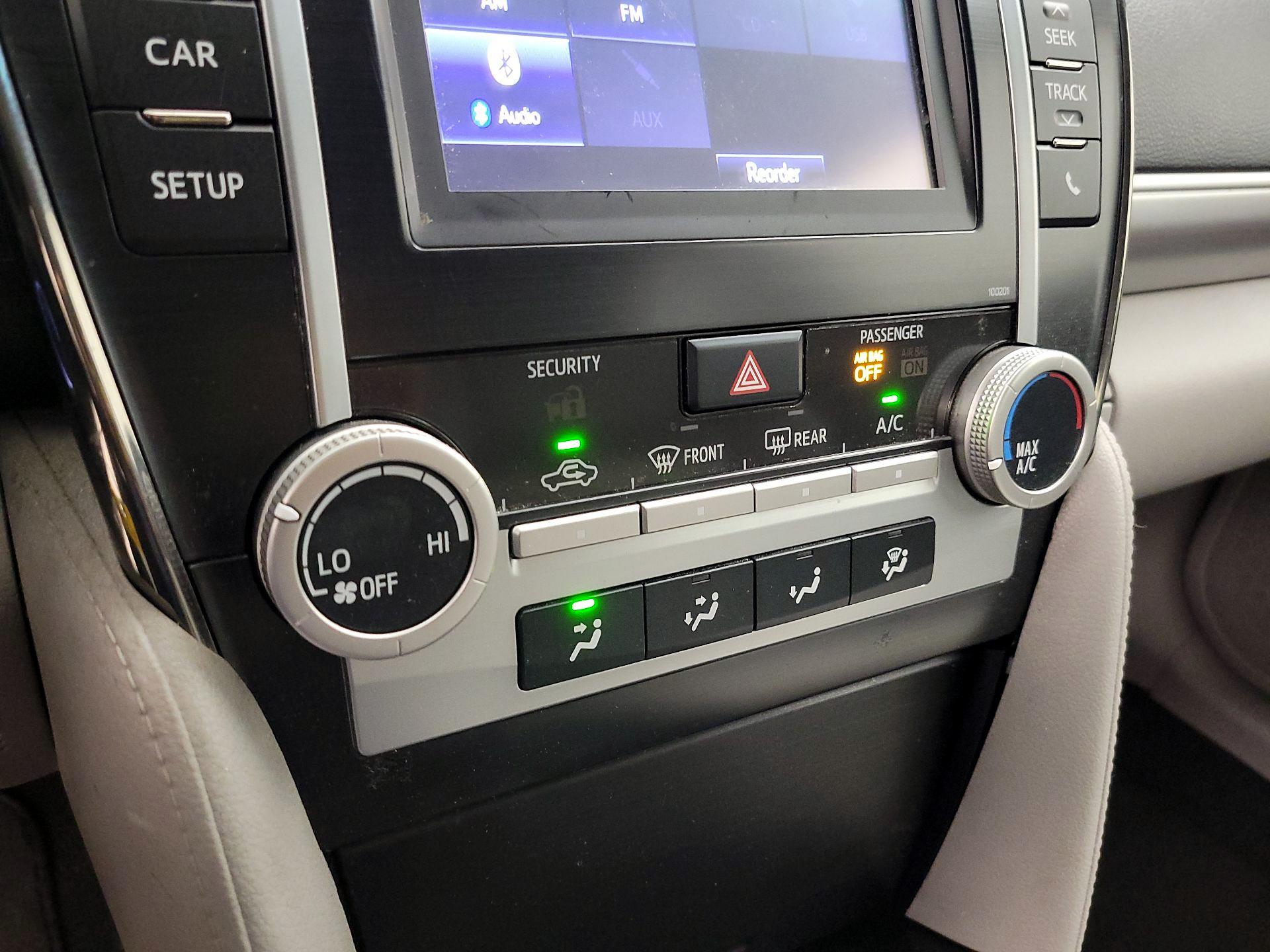 Thumbnail: 2014 Toyota Camry - 15