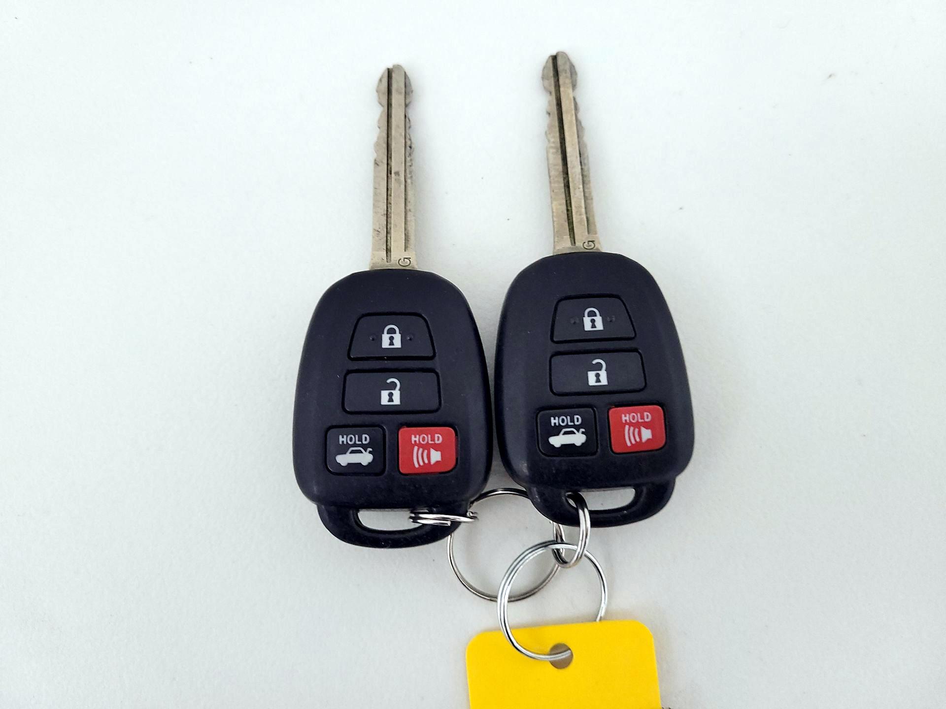 Thumbnail: 2014 Toyota Camry - 20