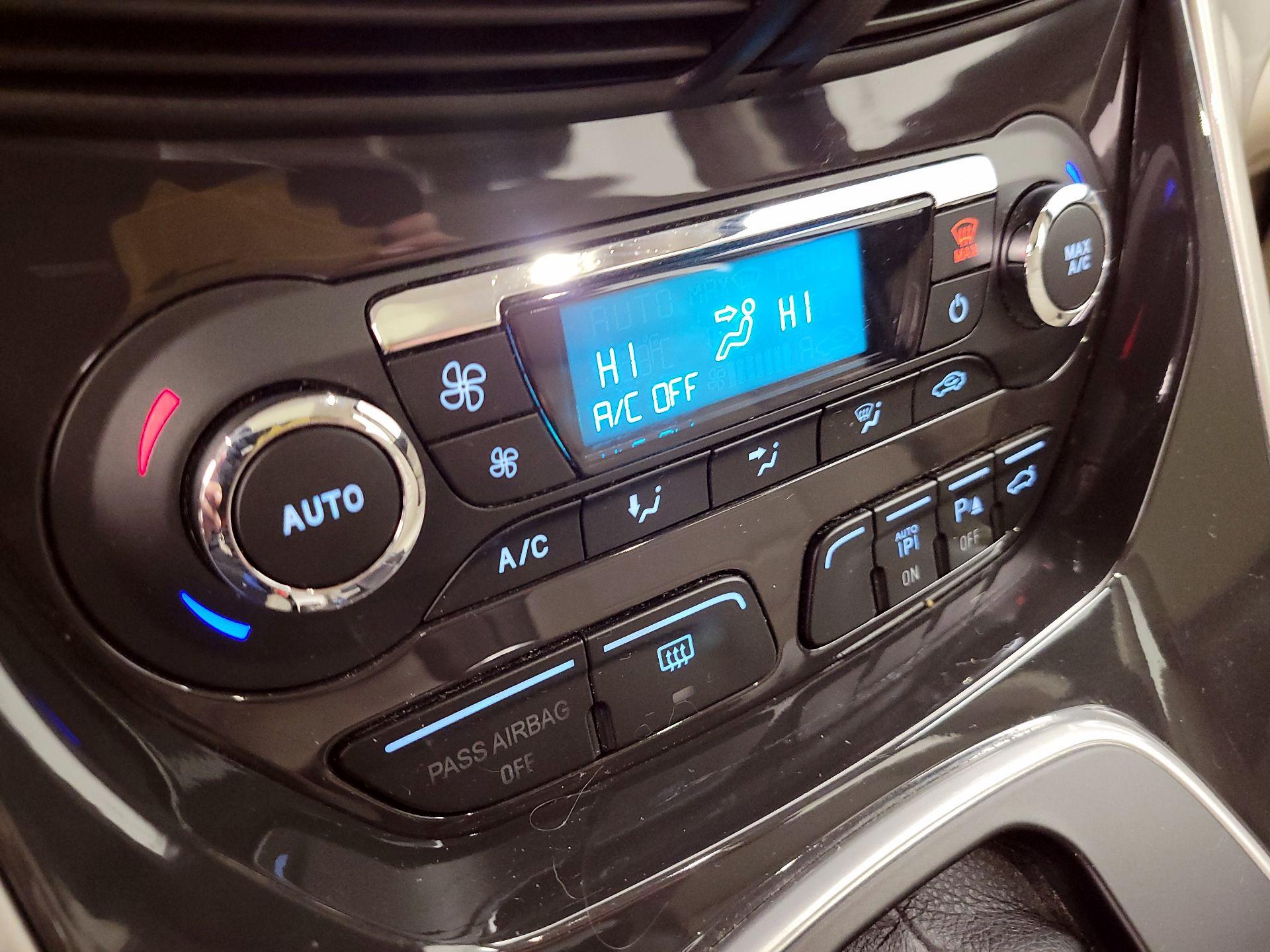 Thumbnail: 2014 Ford C-Max - 16