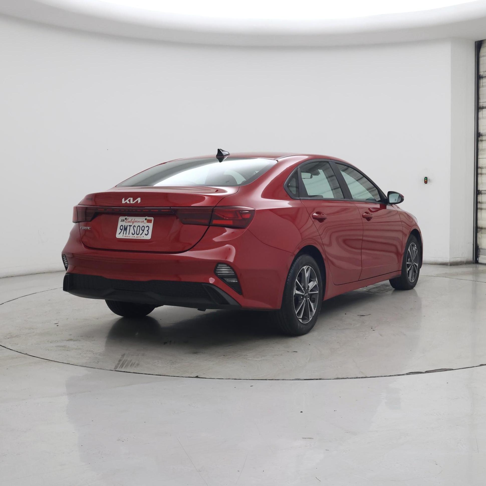 Thumbnail: 2024 Kia Forte - 8