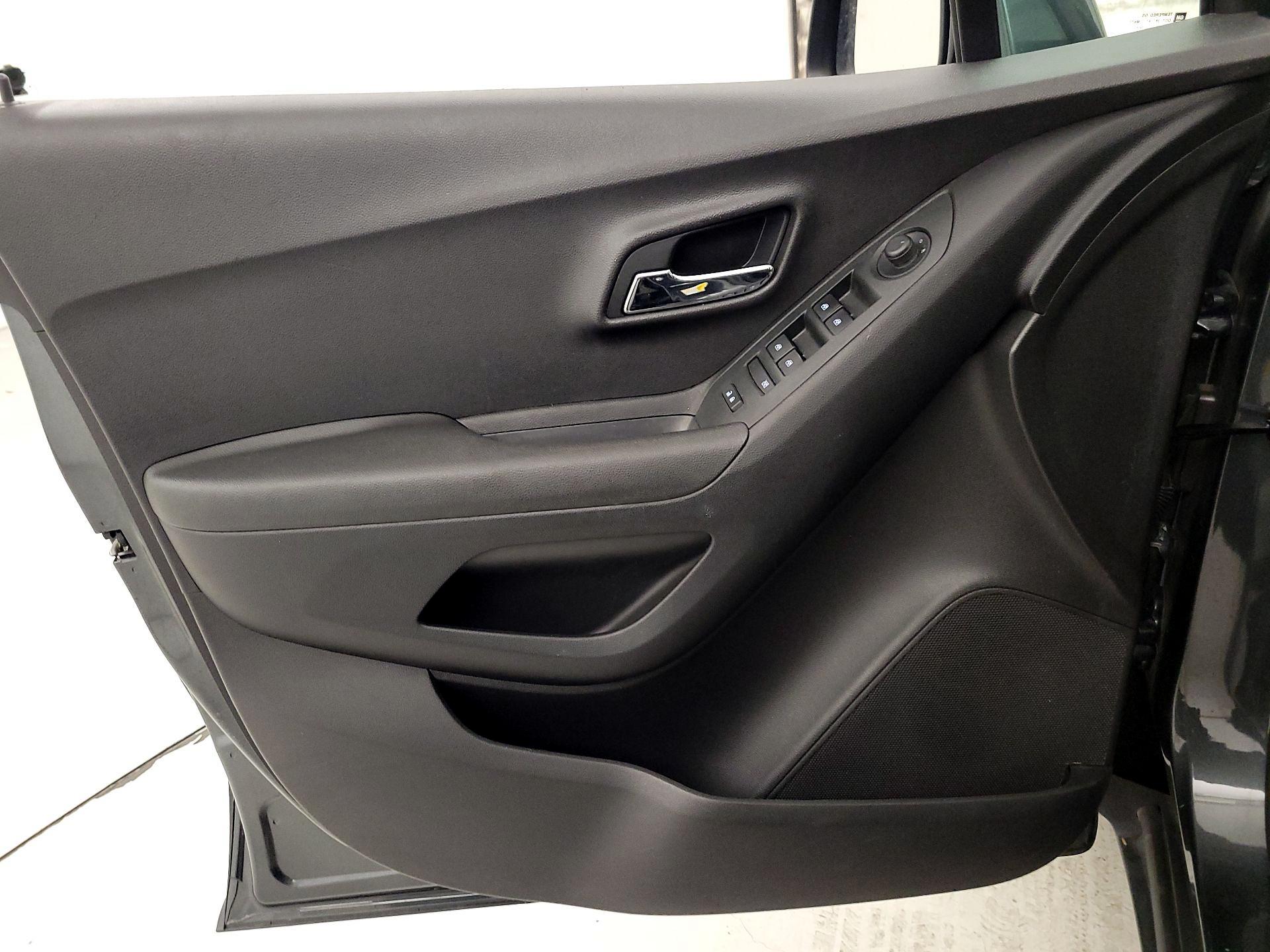 Thumbnail: 2019 Chevrolet Trax - 12