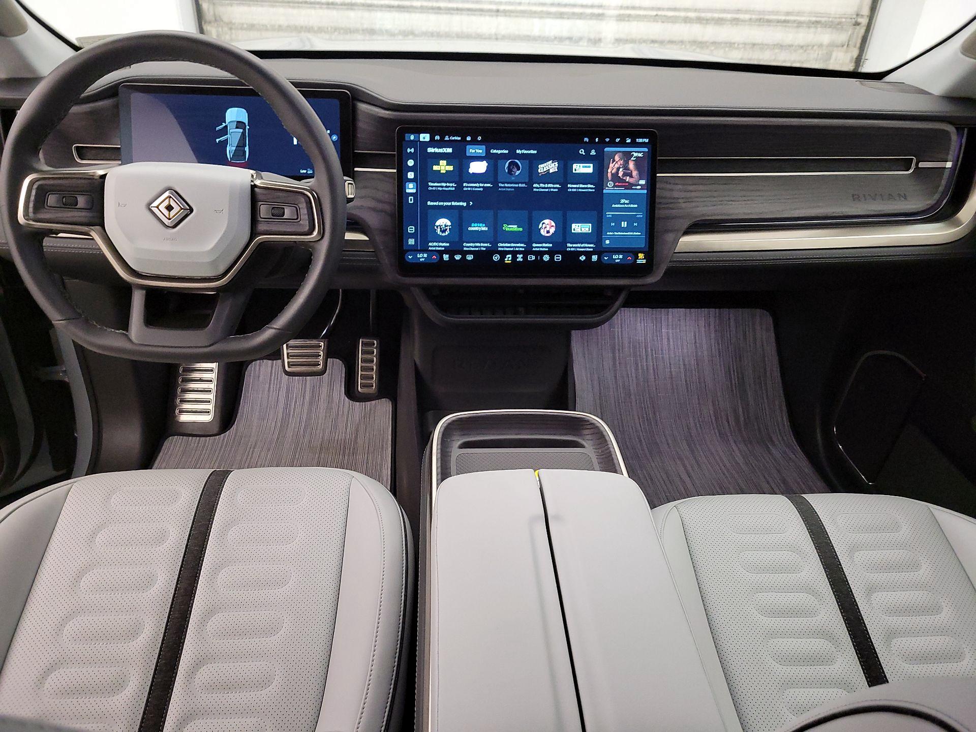 Thumbnail: 2023 Rivian R1S - 9