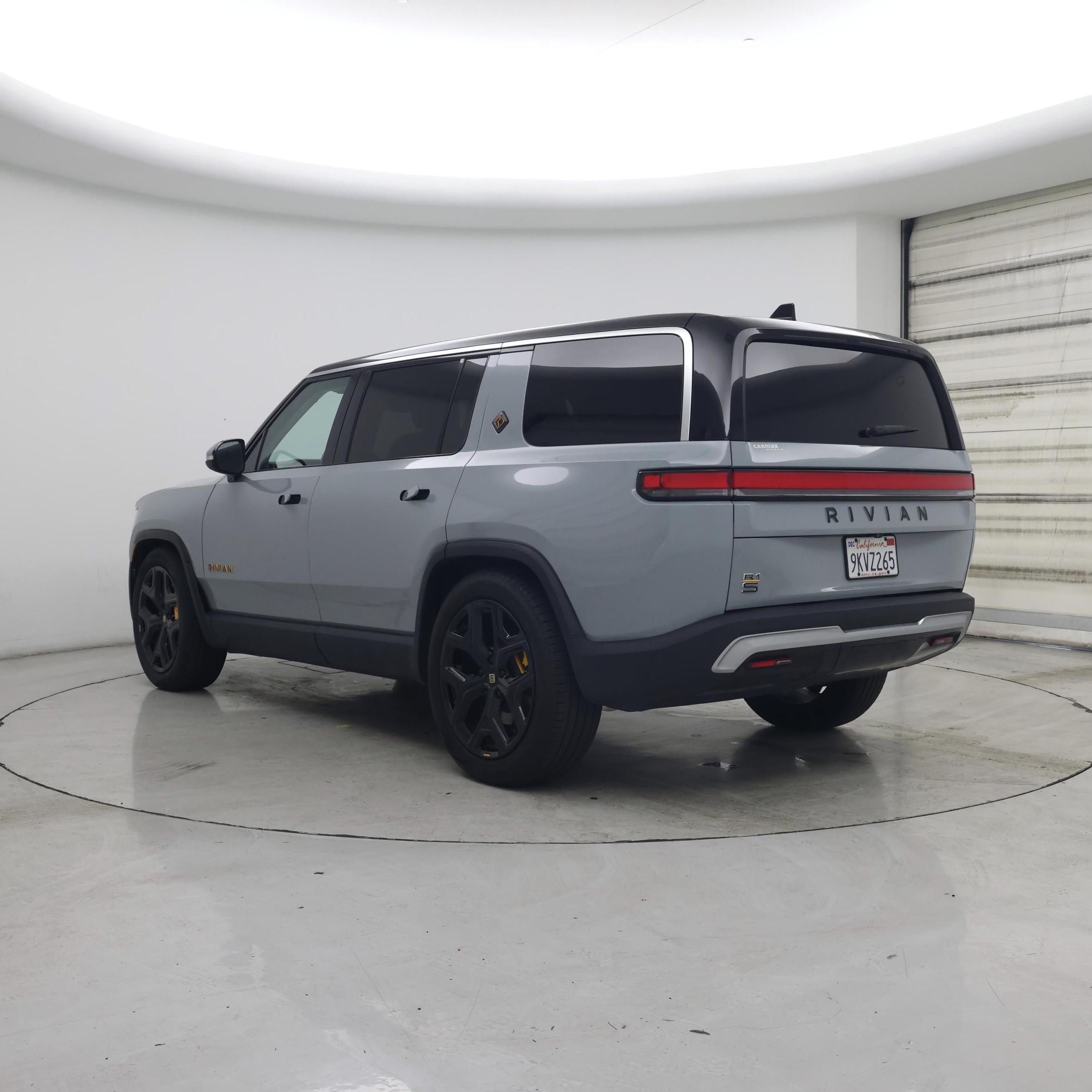 Thumbnail: 2023 Rivian R1S - 2