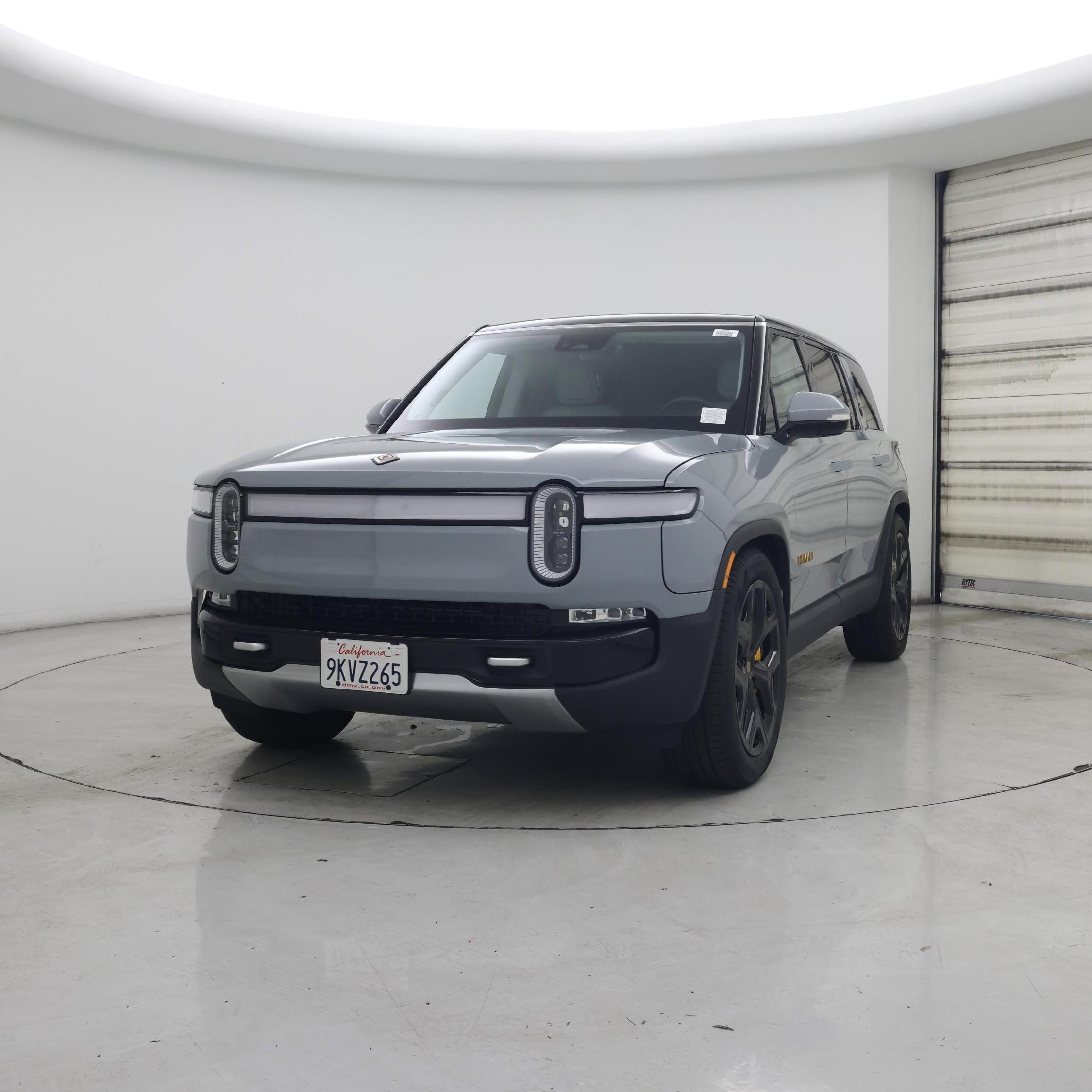 Thumbnail: 2023 Rivian R1S - 4