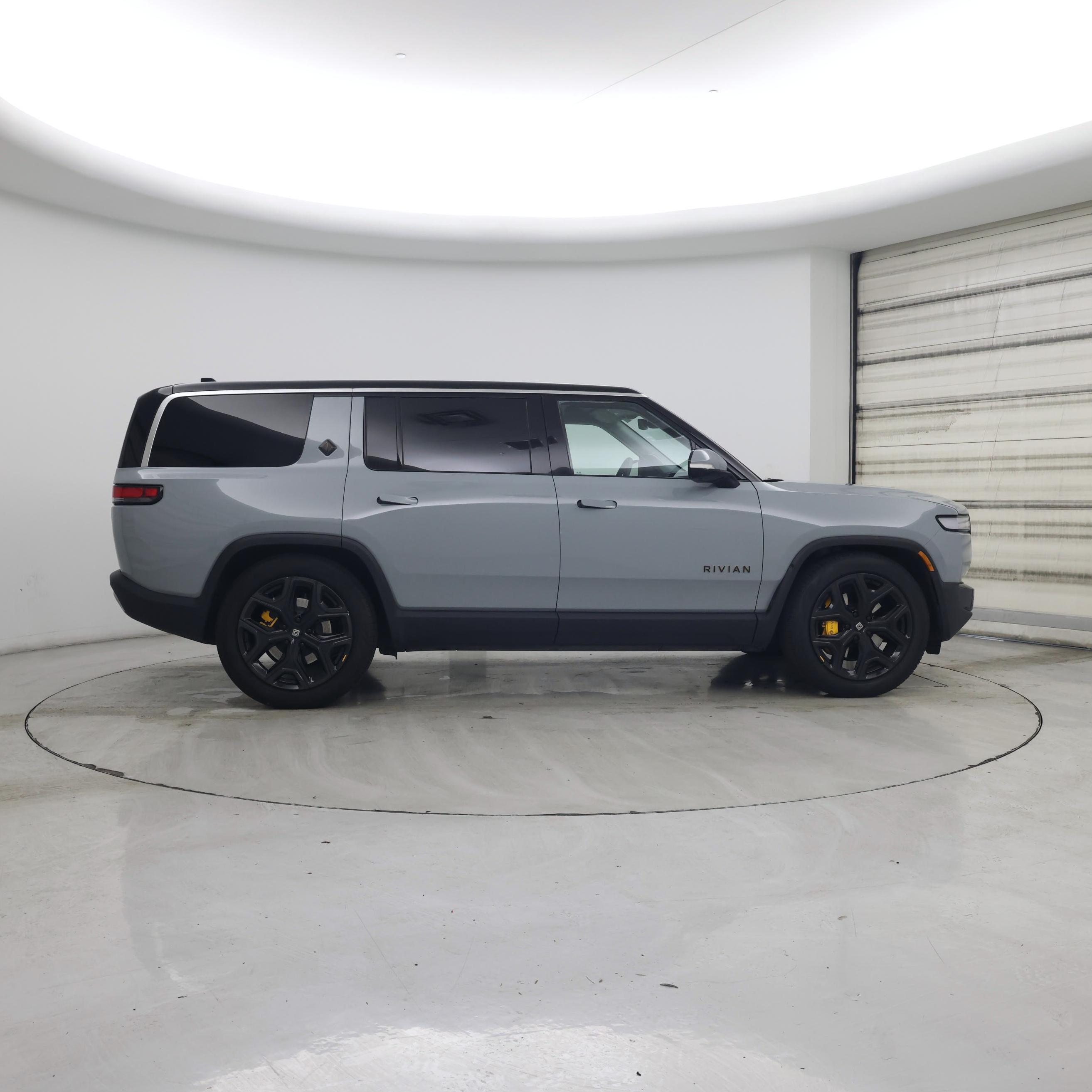 Thumbnail: 2023 Rivian R1S - 7