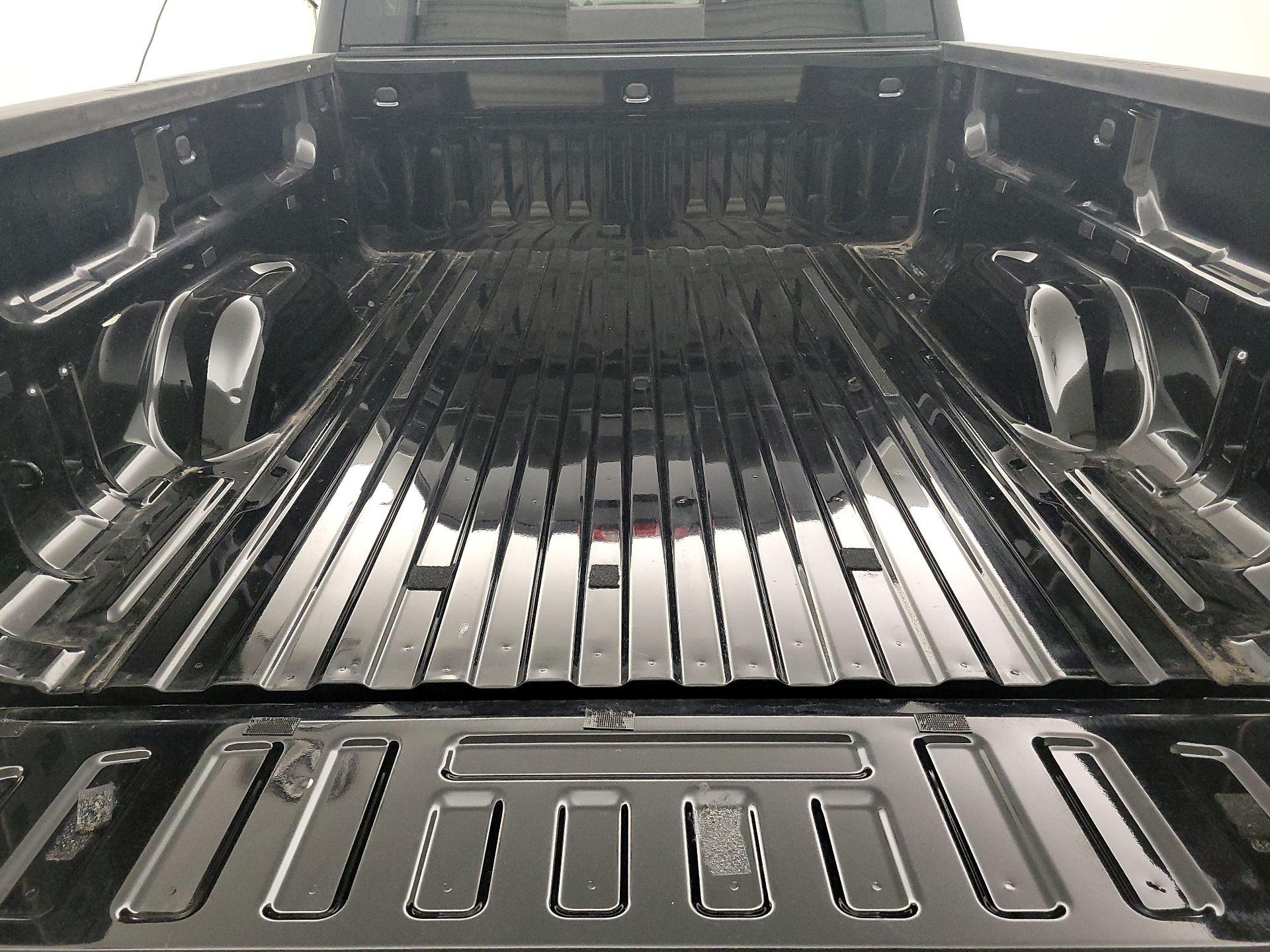 Thumbnail: 2014 Chevrolet Silverado 1500 - 20