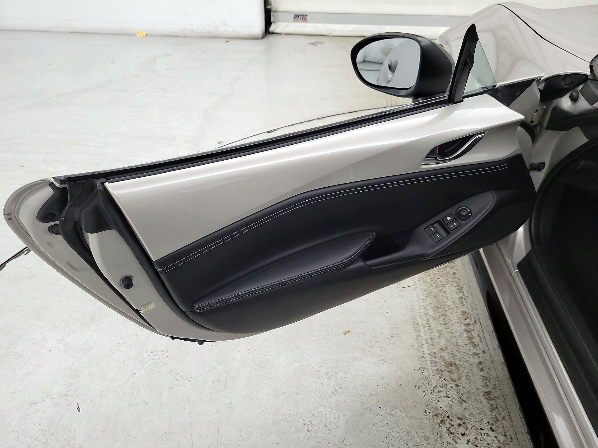 Thumbnail: 2023 Mazda MX-5 Miata - 12