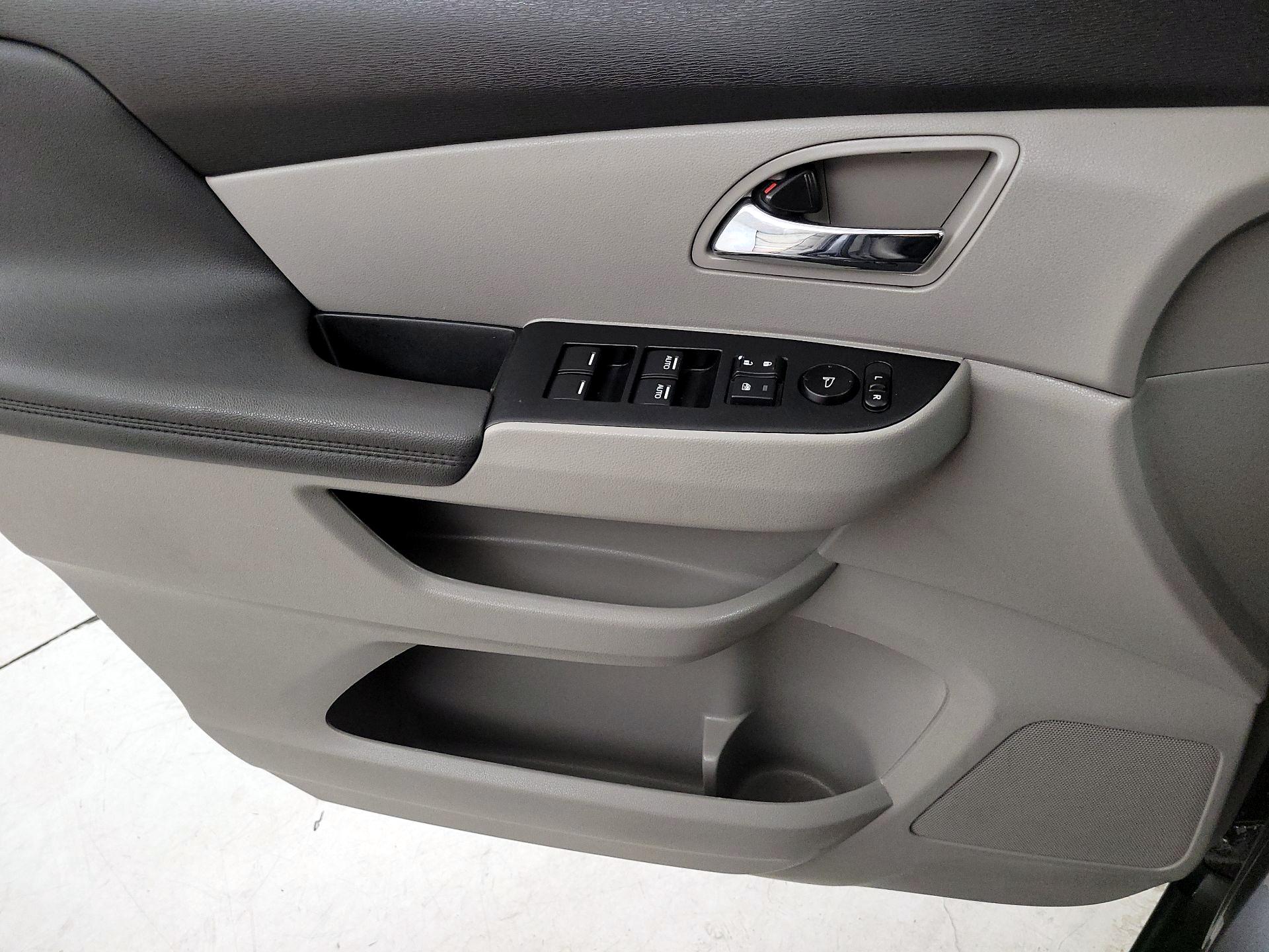 Thumbnail: 2015 Honda Odyssey - 12