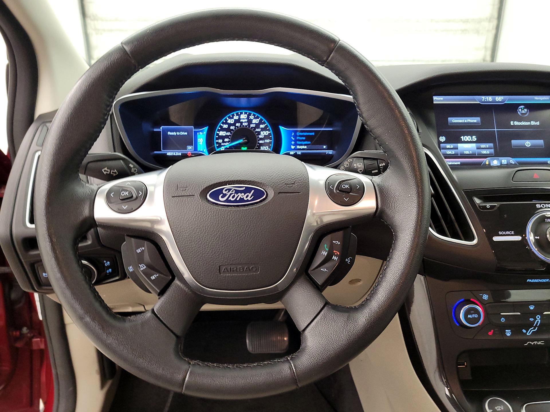 Thumbnail: 2015 Ford Focus - 10