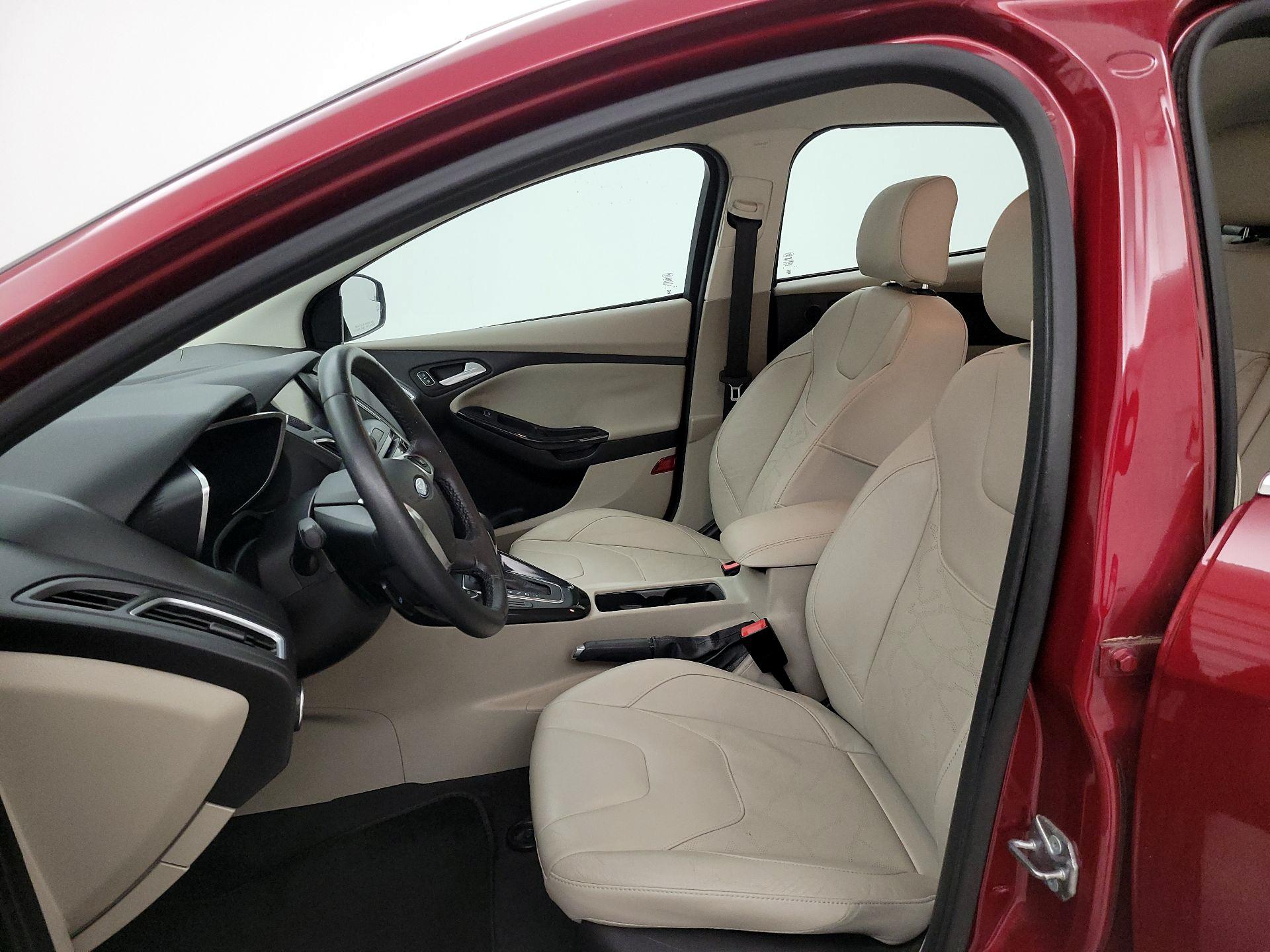 Thumbnail: 2015 Ford Focus - 11