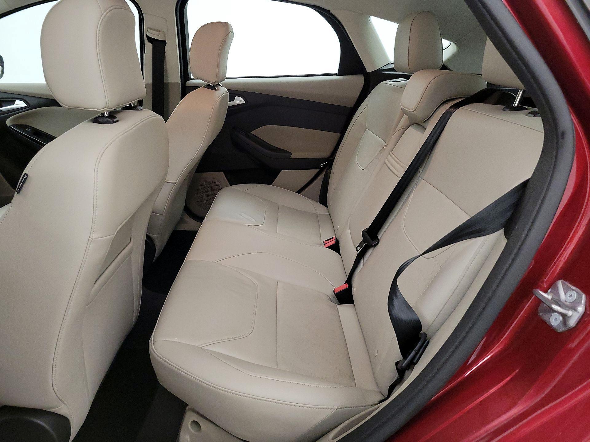 Thumbnail: 2015 Ford Focus - 17