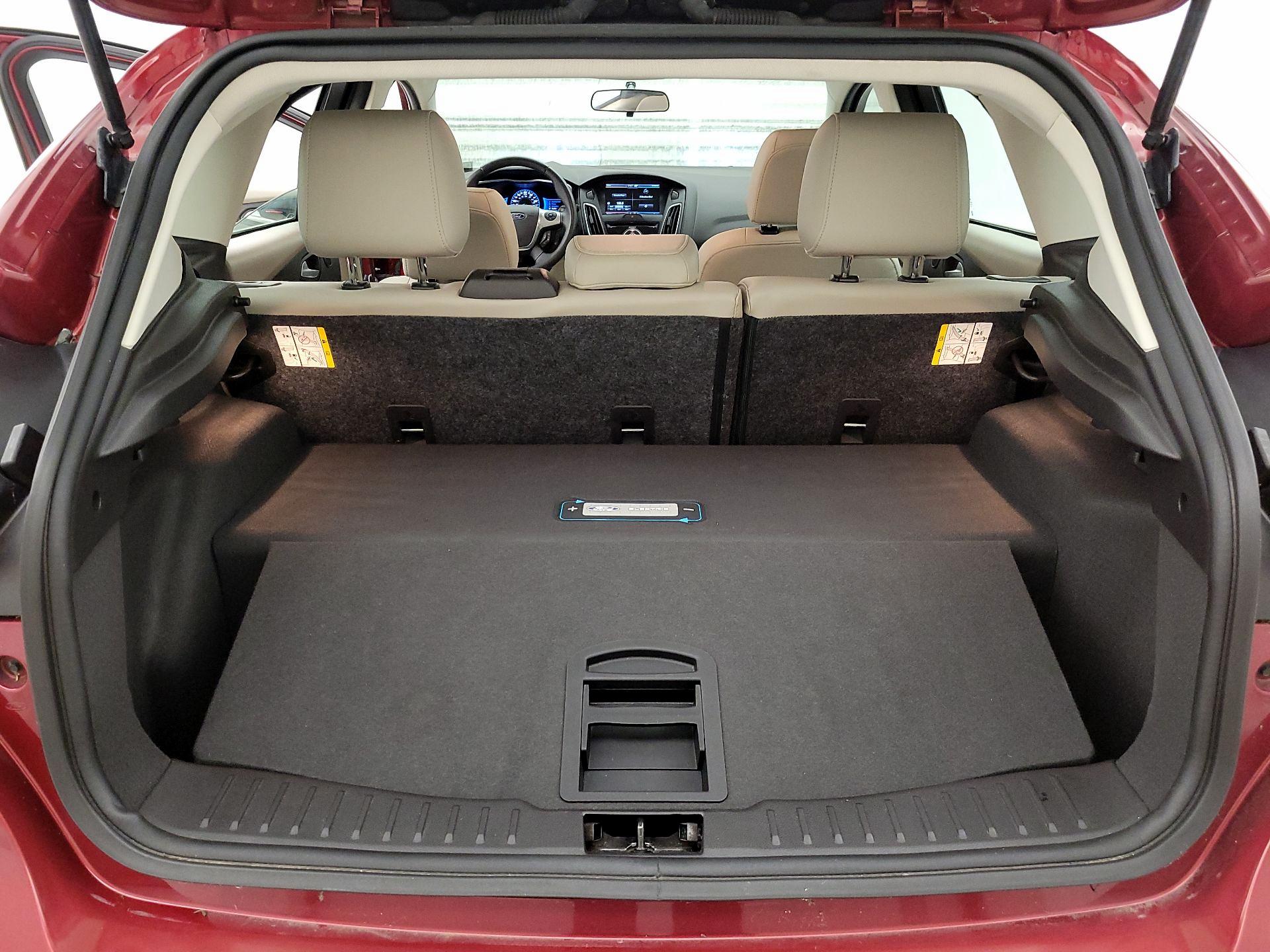 Thumbnail: 2015 Ford Focus - 18