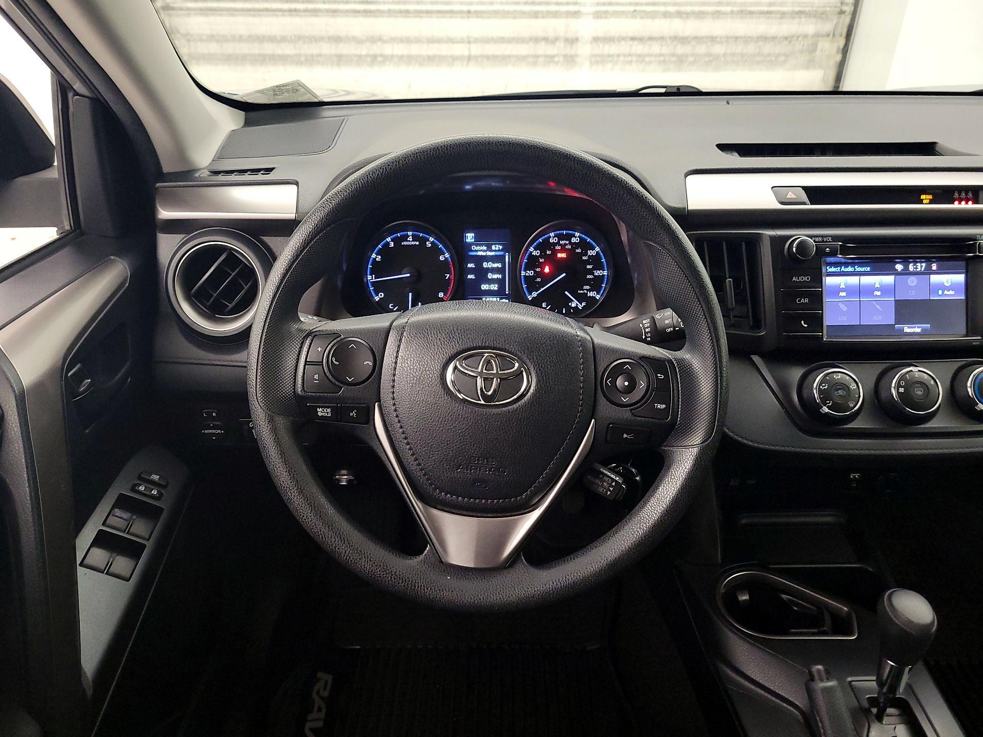 Thumbnail: 2018 Toyota RAV4 - 10