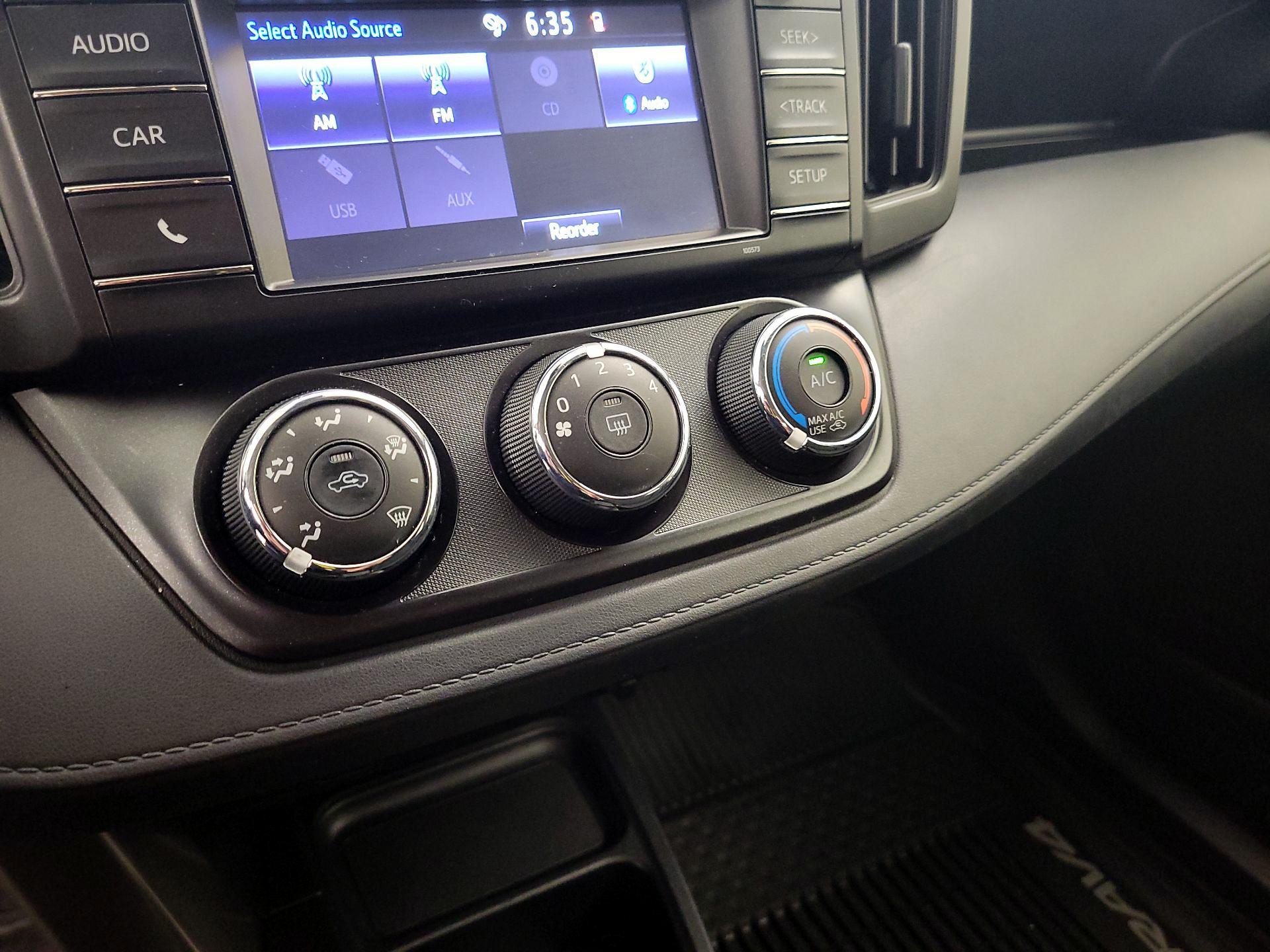 Thumbnail: 2018 Toyota RAV4 - 16