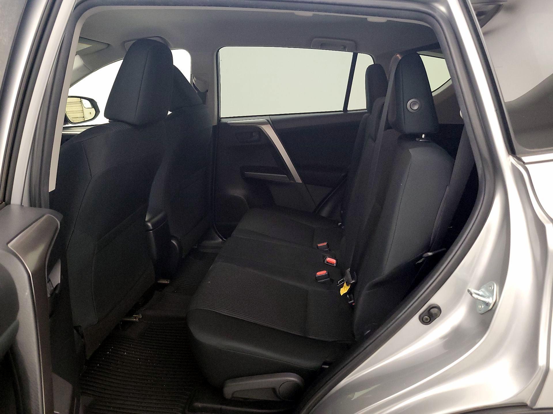 Thumbnail: 2018 Toyota RAV4 - 19