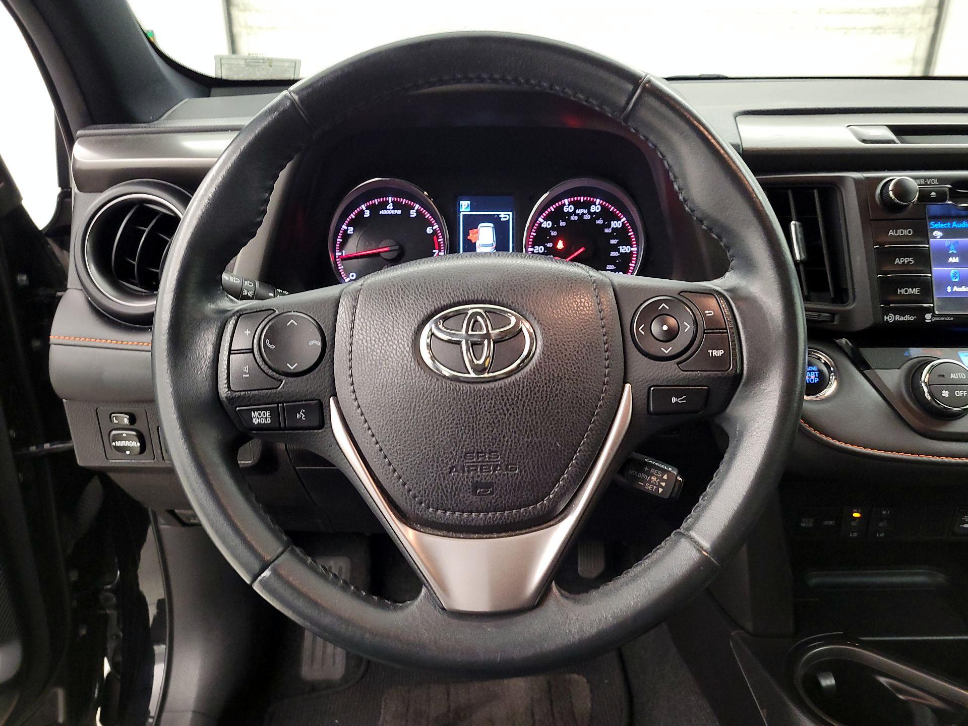 Thumbnail: 2017 Toyota RAV4 - 10