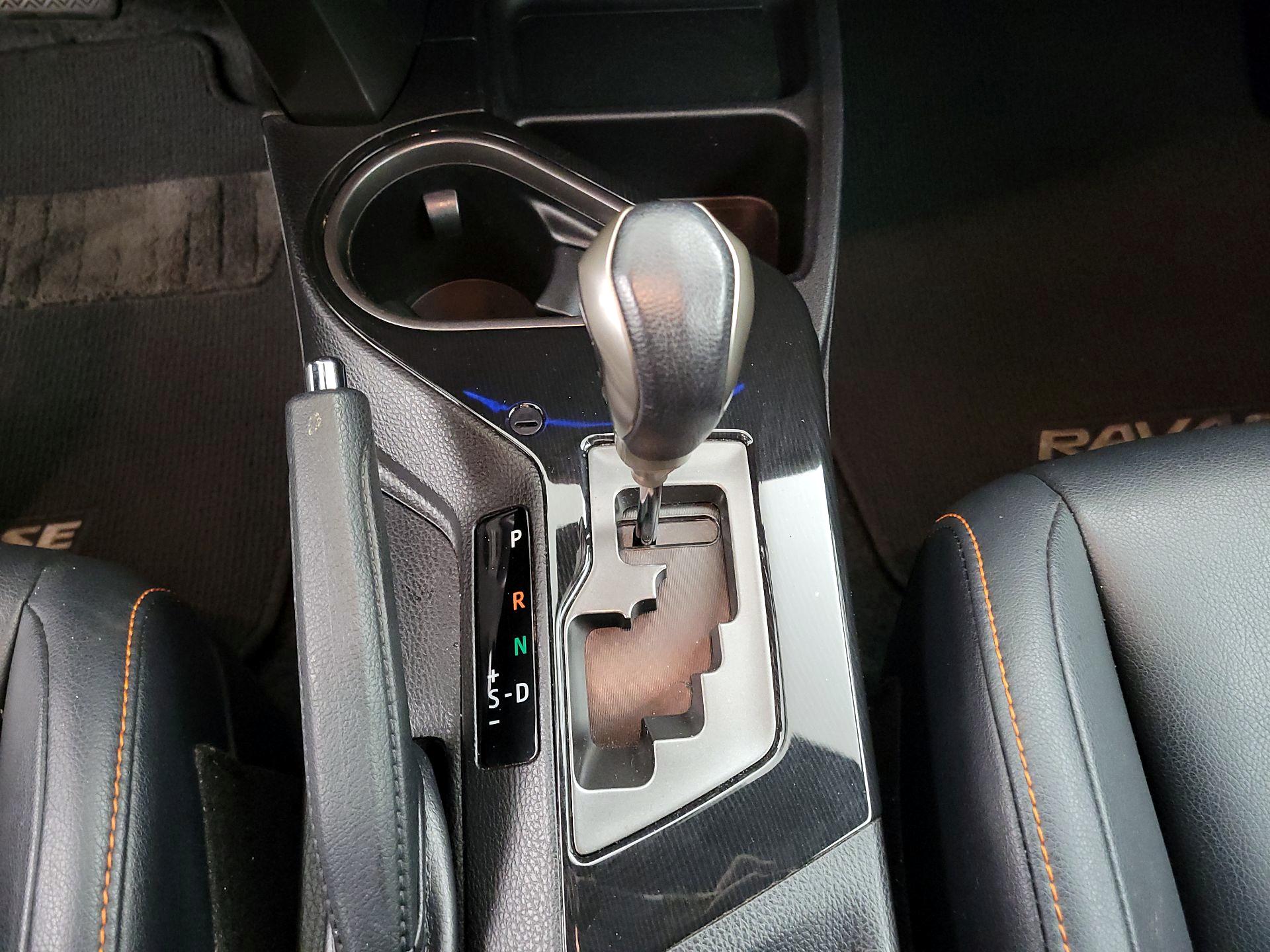 Thumbnail: 2017 Toyota RAV4 - 16