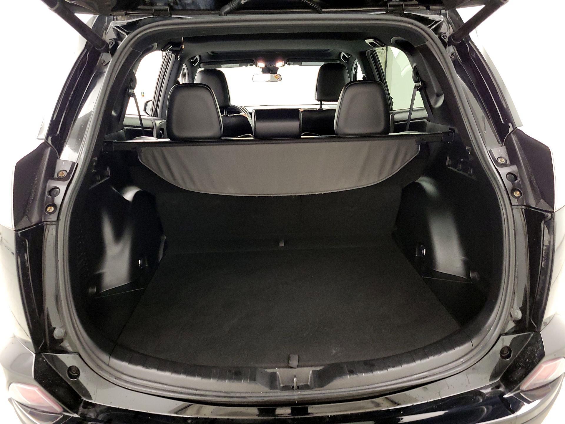 Thumbnail: 2017 Toyota RAV4 - 18