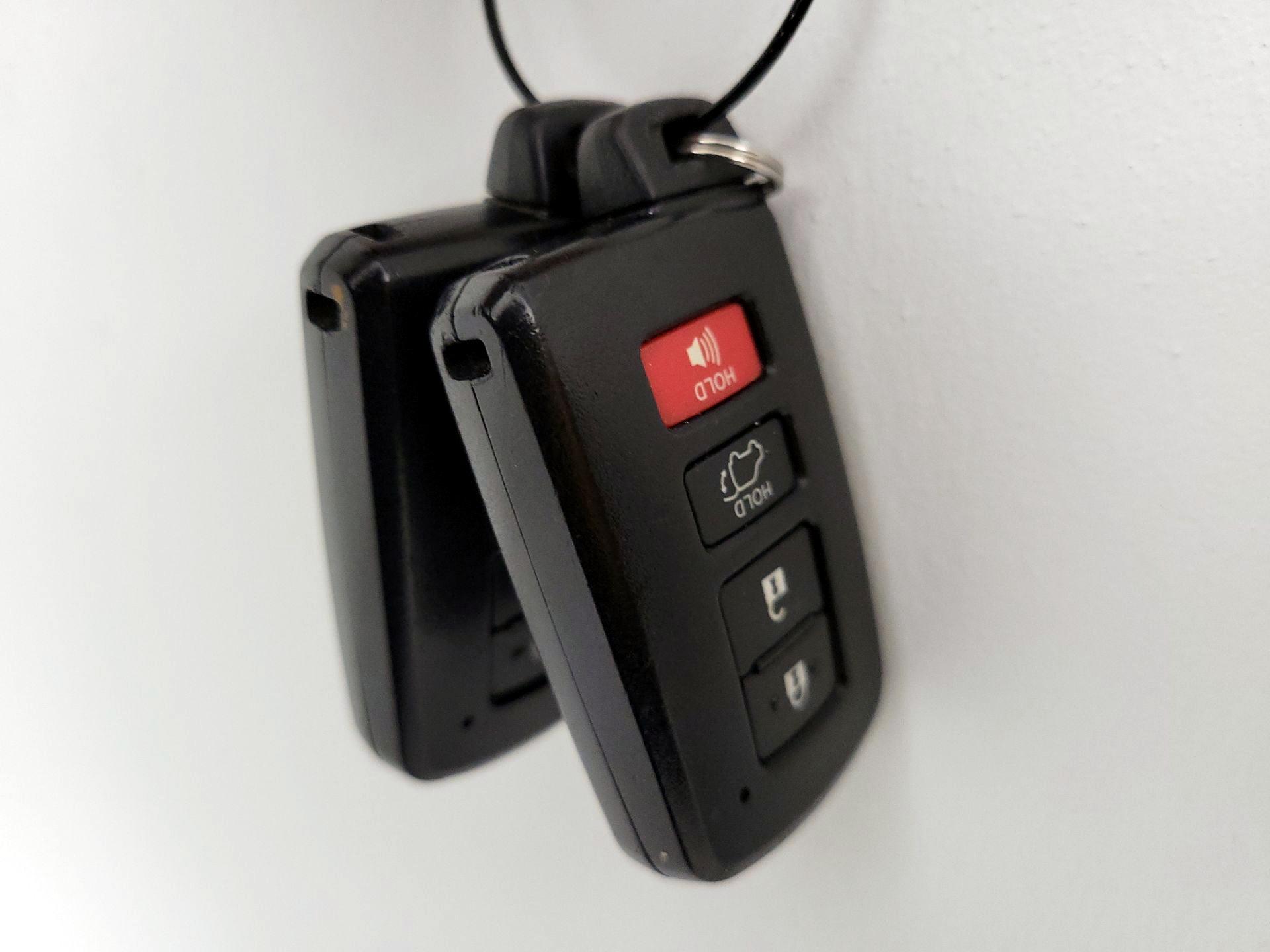 Thumbnail: 2017 Toyota RAV4 - 20