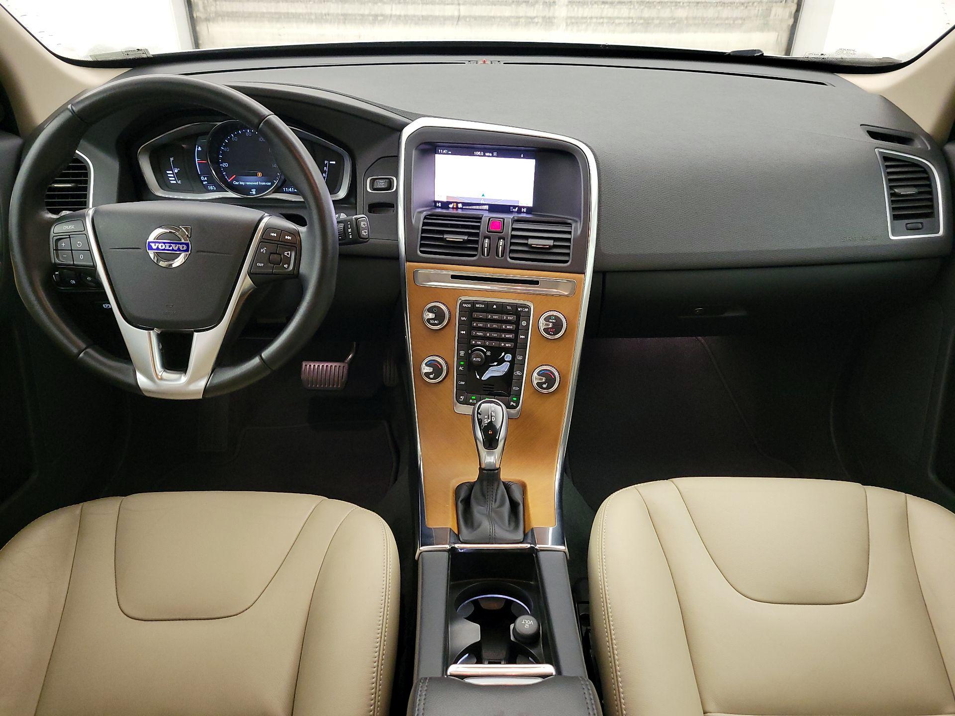 Thumbnail: 2017 Volvo XC60 - 9