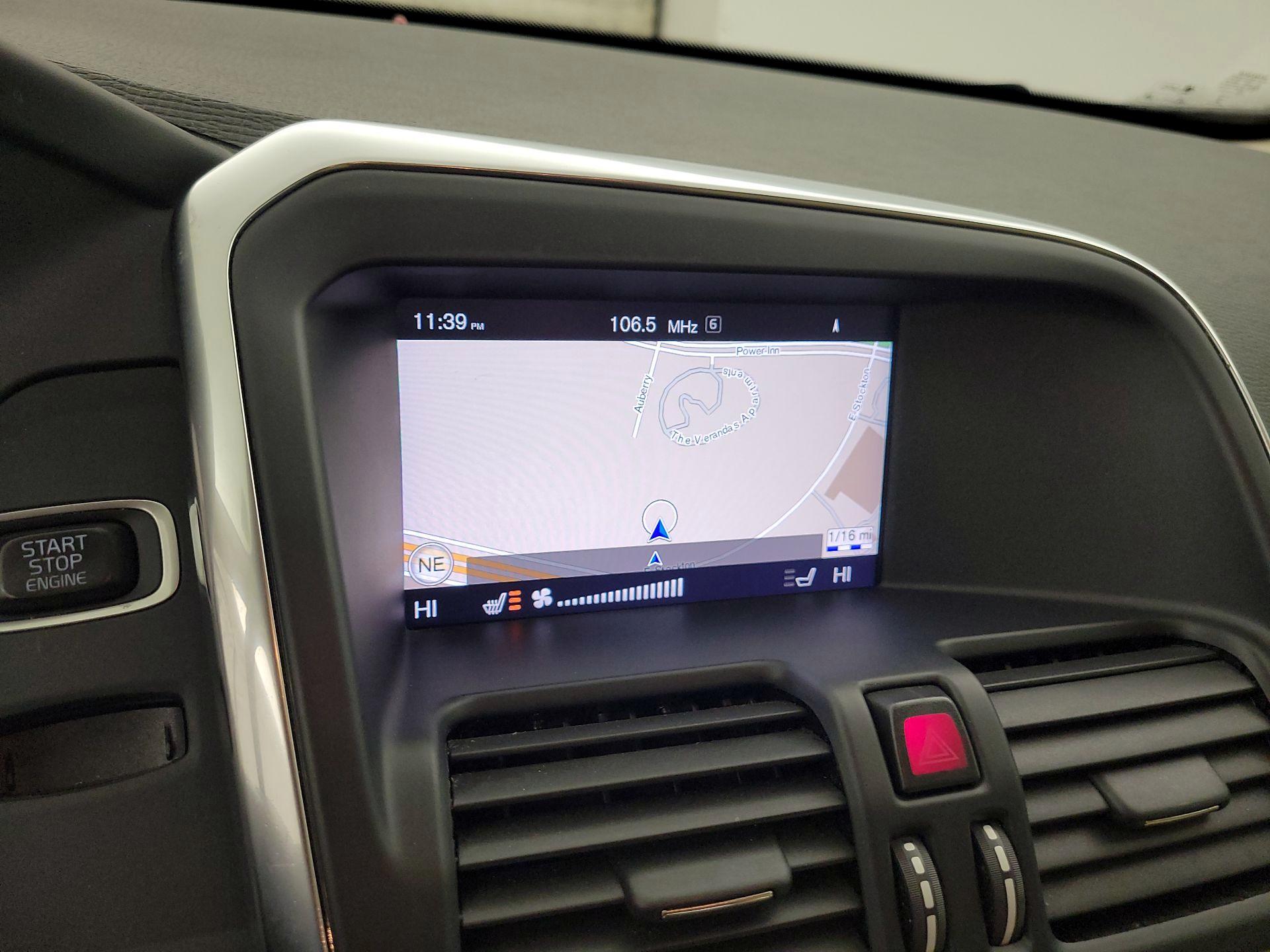 Thumbnail: 2017 Volvo XC60 - 14