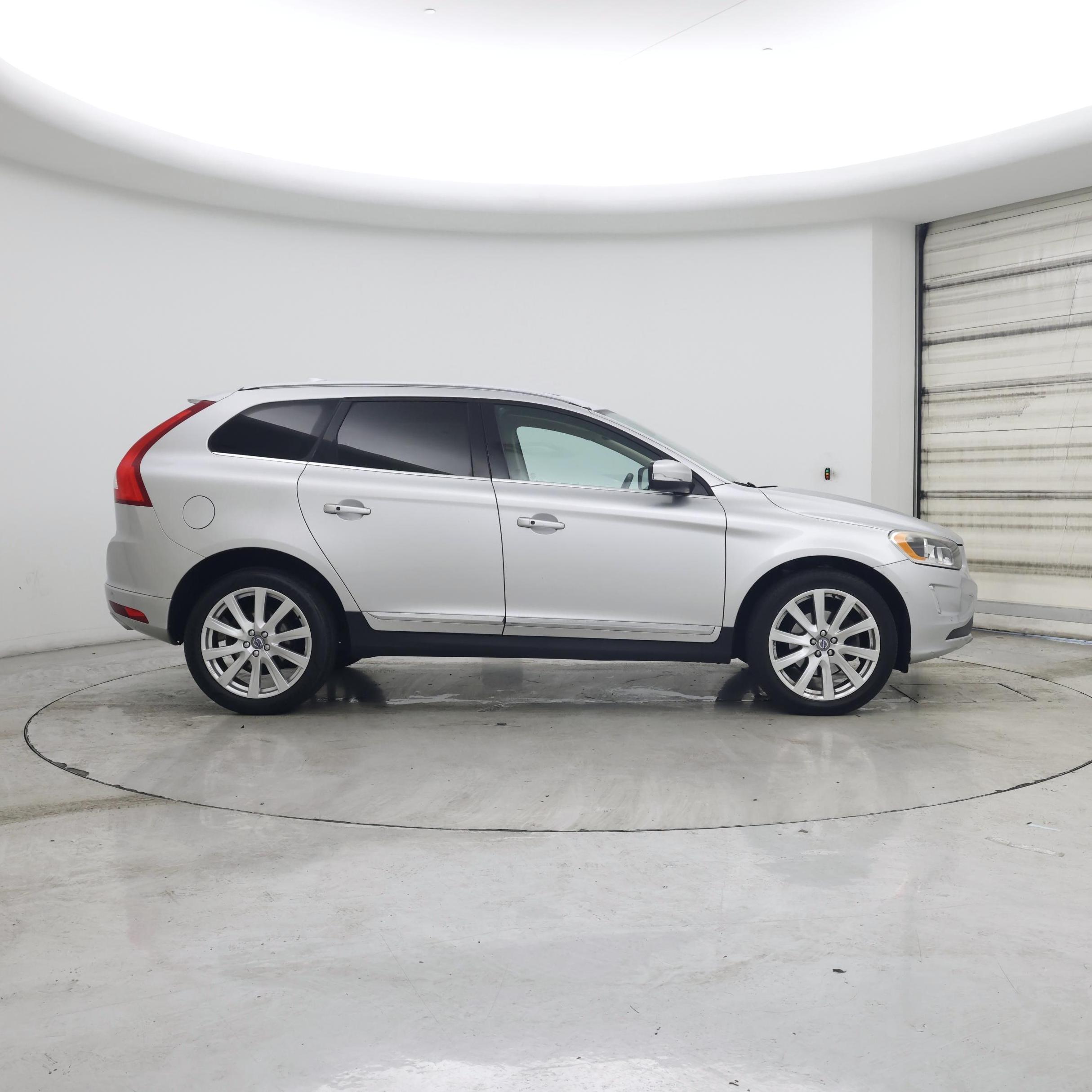 Thumbnail: 2017 Volvo XC60 - 7